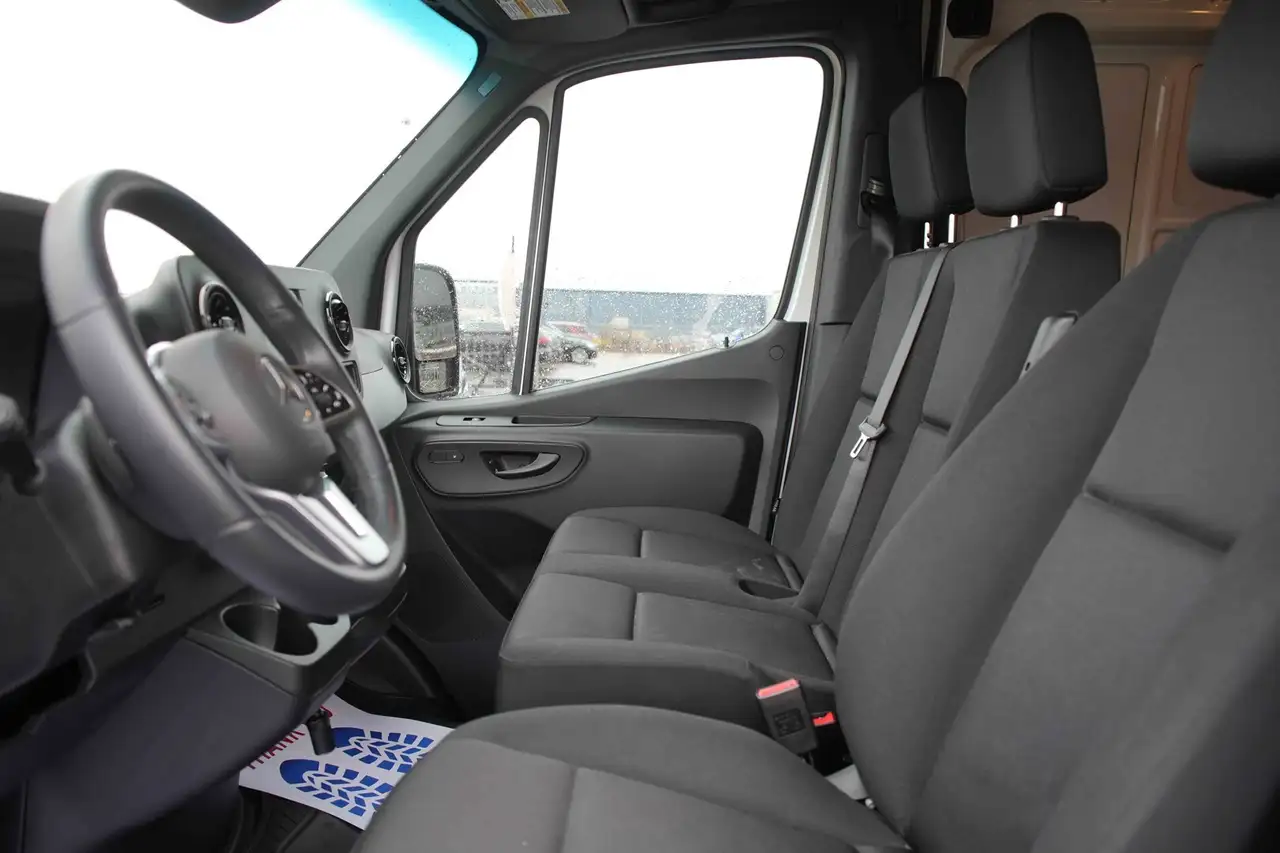 Mercedes-Benz Sprinter снимка Mercedes-Benz Sprinter