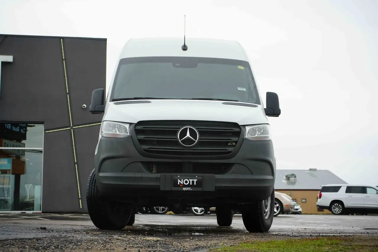 Mercedes-Benz Sprinter снимка Mercedes-Benz Sprinter