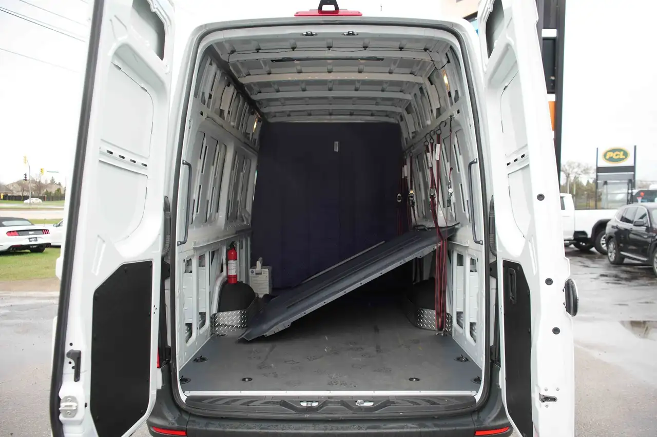 Mercedes-Benz Sprinter снимка Mercedes-Benz Sprinter