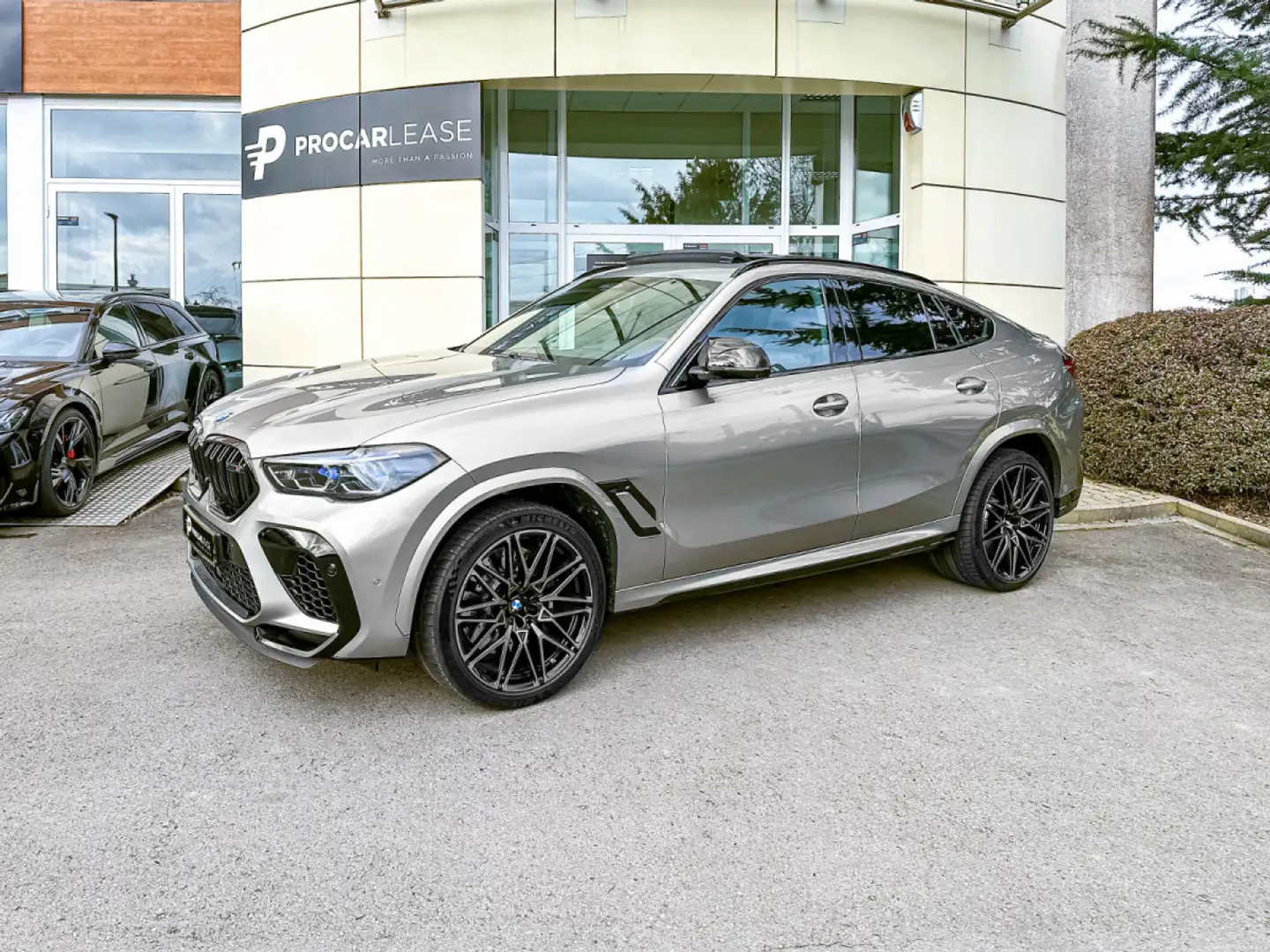 BMW X6 M Competition,/Pano/Display/Soft/Keles/360° ACC+ AHK Gris - 1