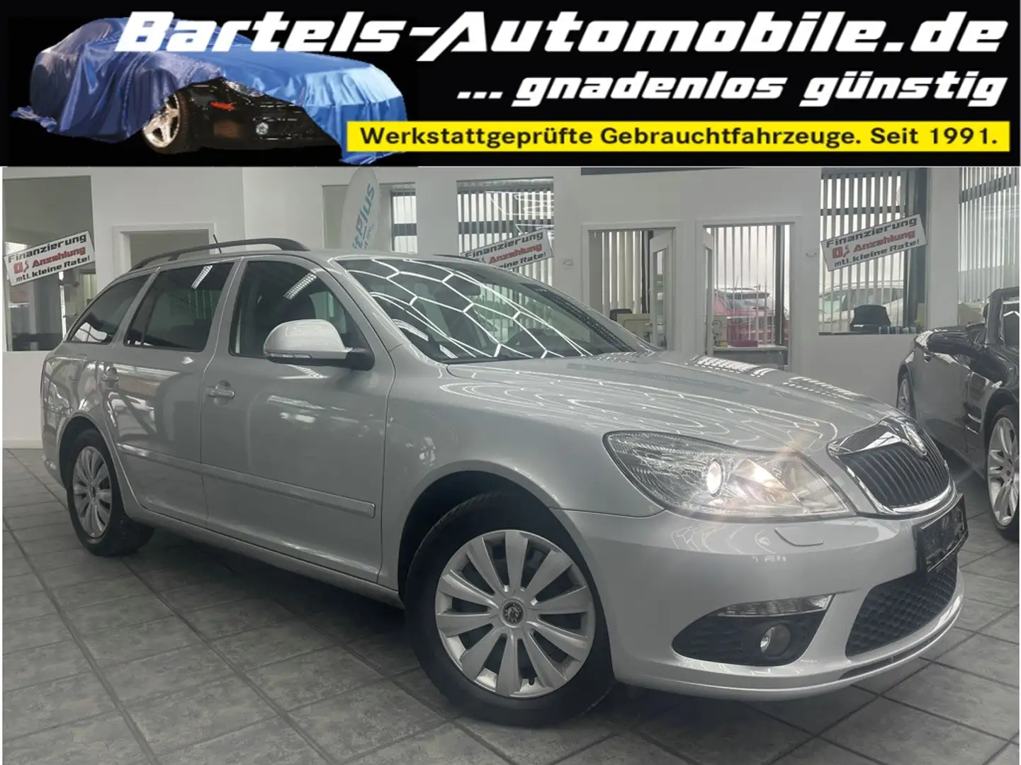 Skoda Octavia Combi 2.0 TDI RS, Leder, Navi, AHK Silber - 1