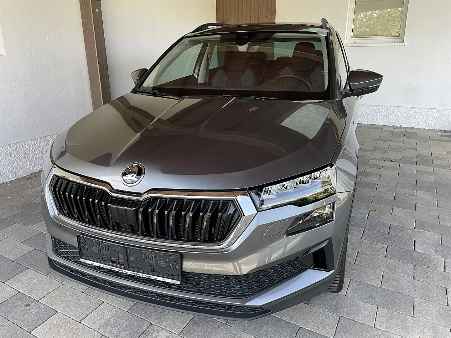 Skoda Karoq 1,5 TSI ACT DSG Style-LED-NAVI-ACC-LANEASSIST-V... Grau - 2