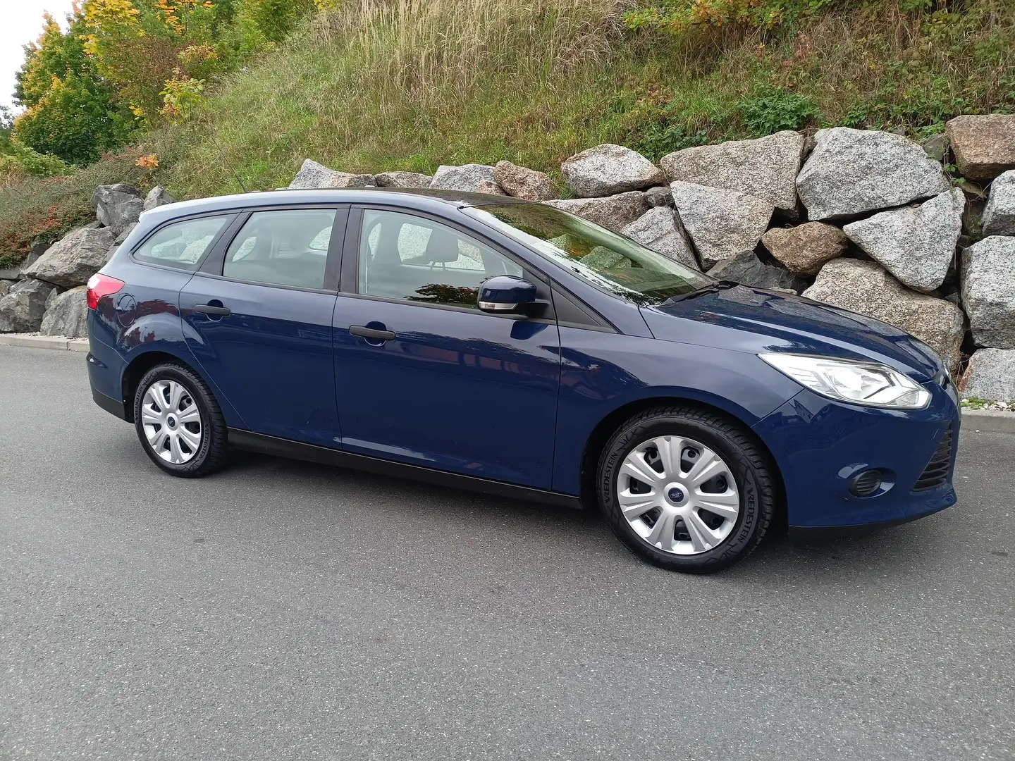 Ford Focus Turnier / 1. Hand / HU/AU 10-27 / AHK !!! Blau - 1