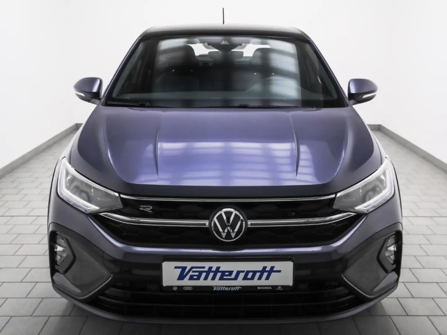Volkswagen Taigo R-Line 1.5 TSI DSG AHK Navi Pano Kamera Grau - 2