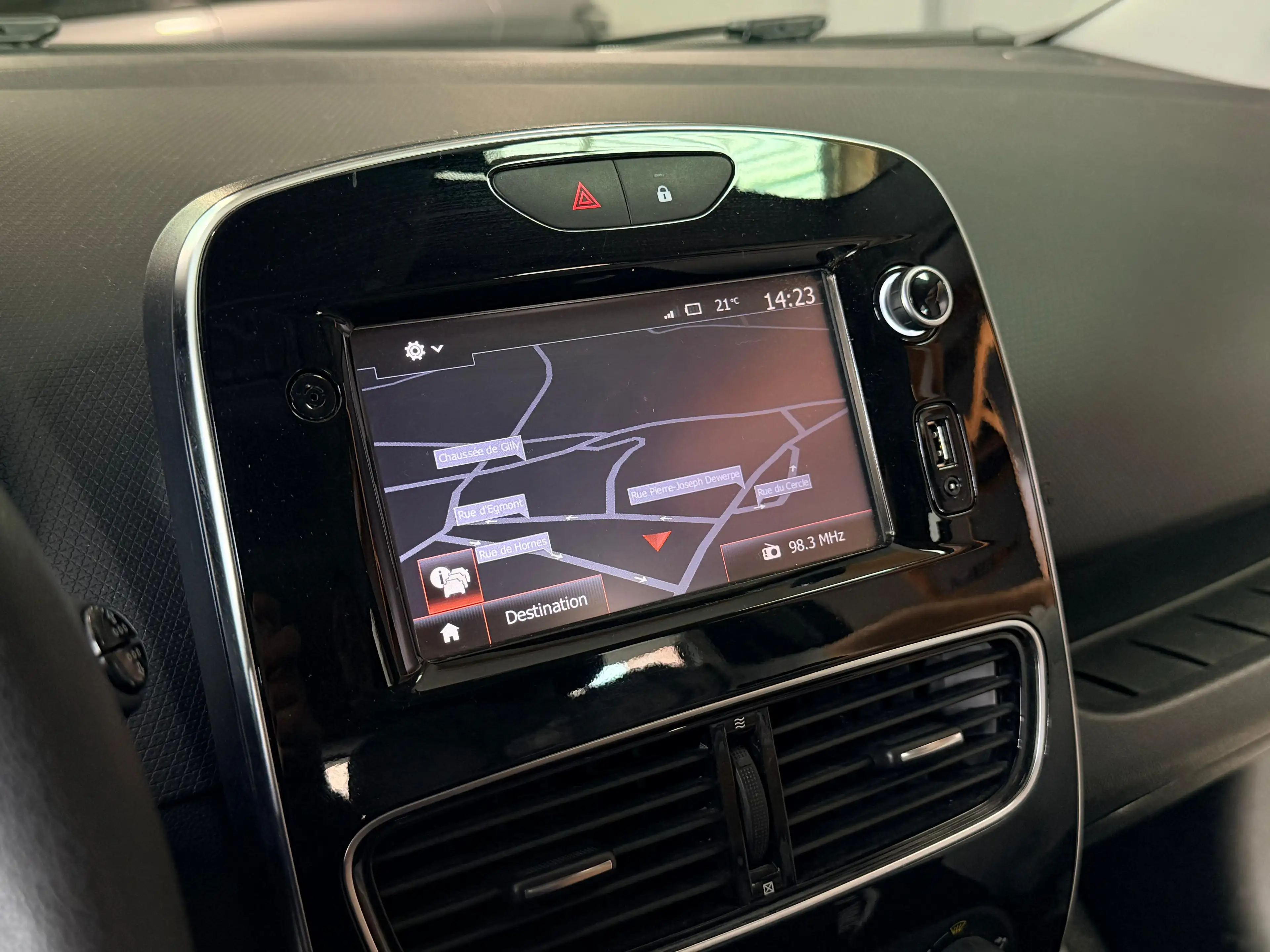 Renault Clio Clio 0.9 TCe Intens (EU6c) — photo 12
