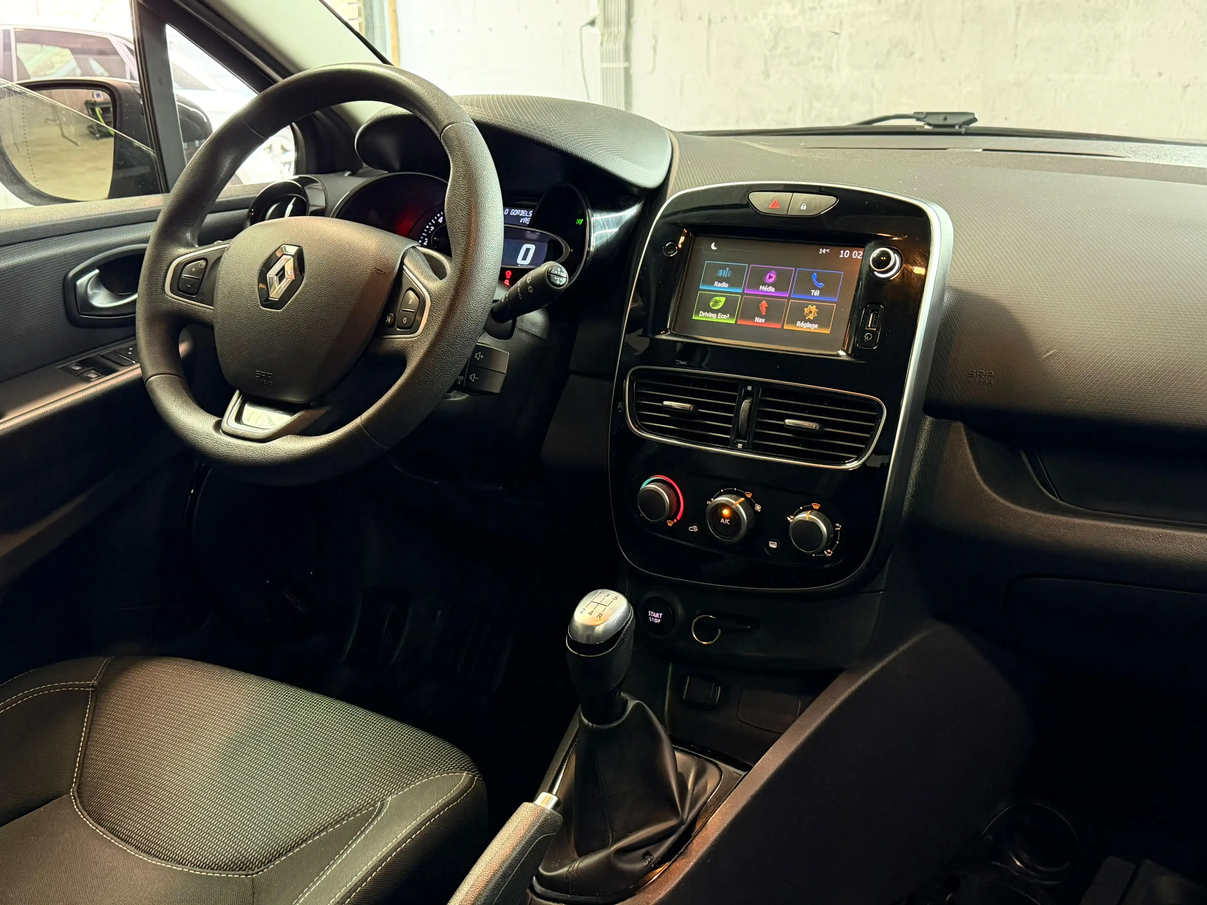 Renault Clio Clio 0.9 TCe Intens (EU6c) — photo 9