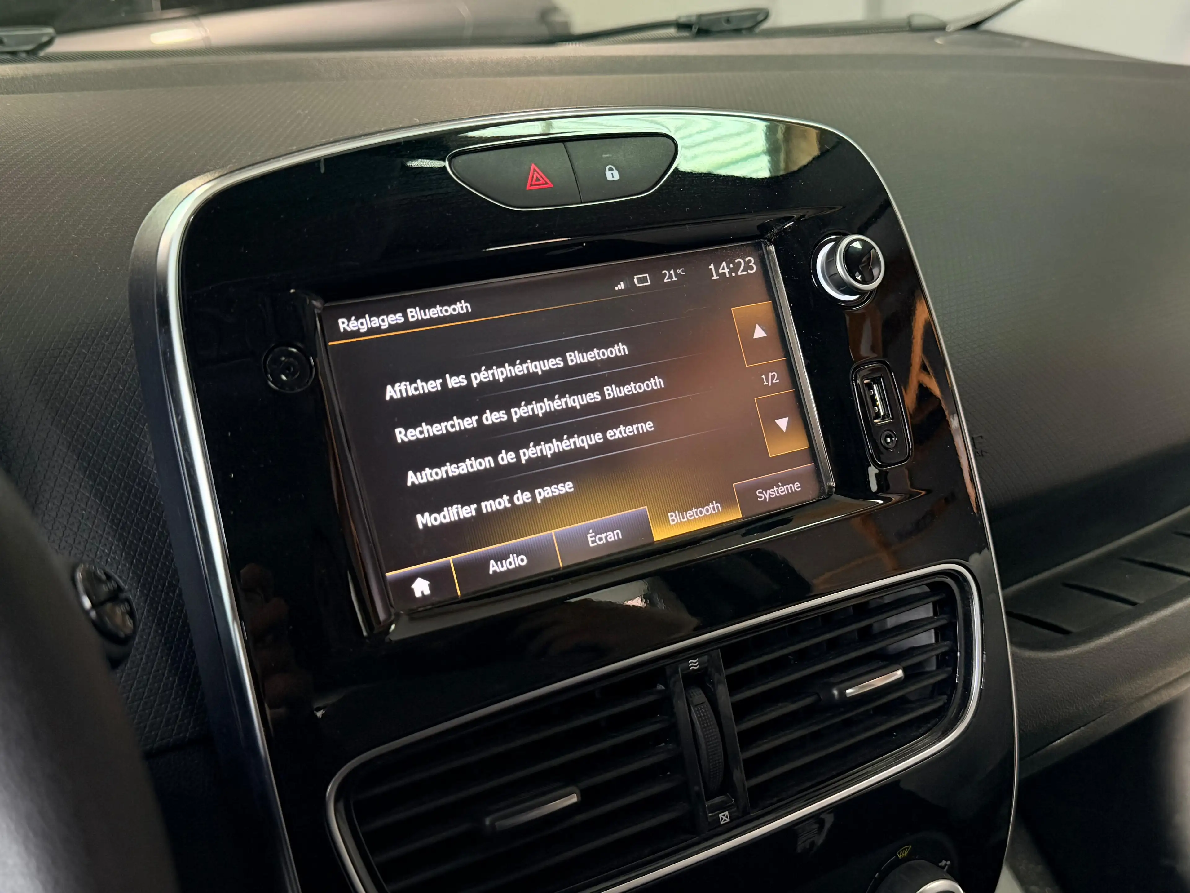 Renault Clio Clio 0.9 TCe Intens (EU6c) — photo 11