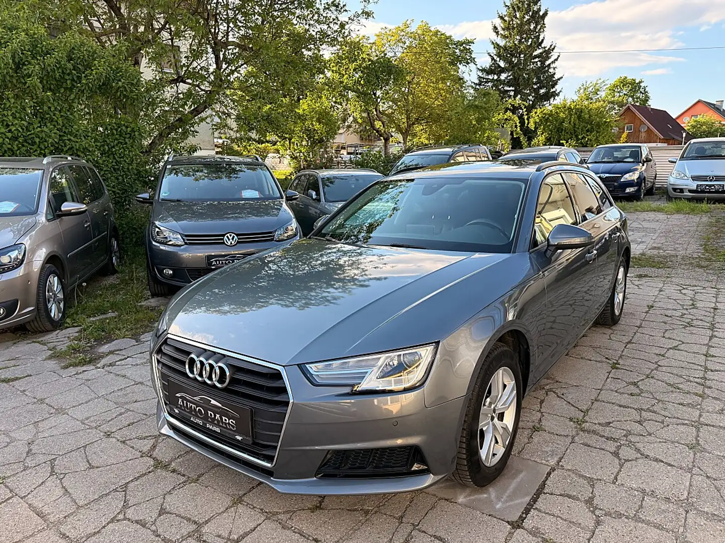 Audi A4 Avant 2,0 TDI S-tronic-PANORAMA-LEDER-1/3 ZINSF... Grau - 1