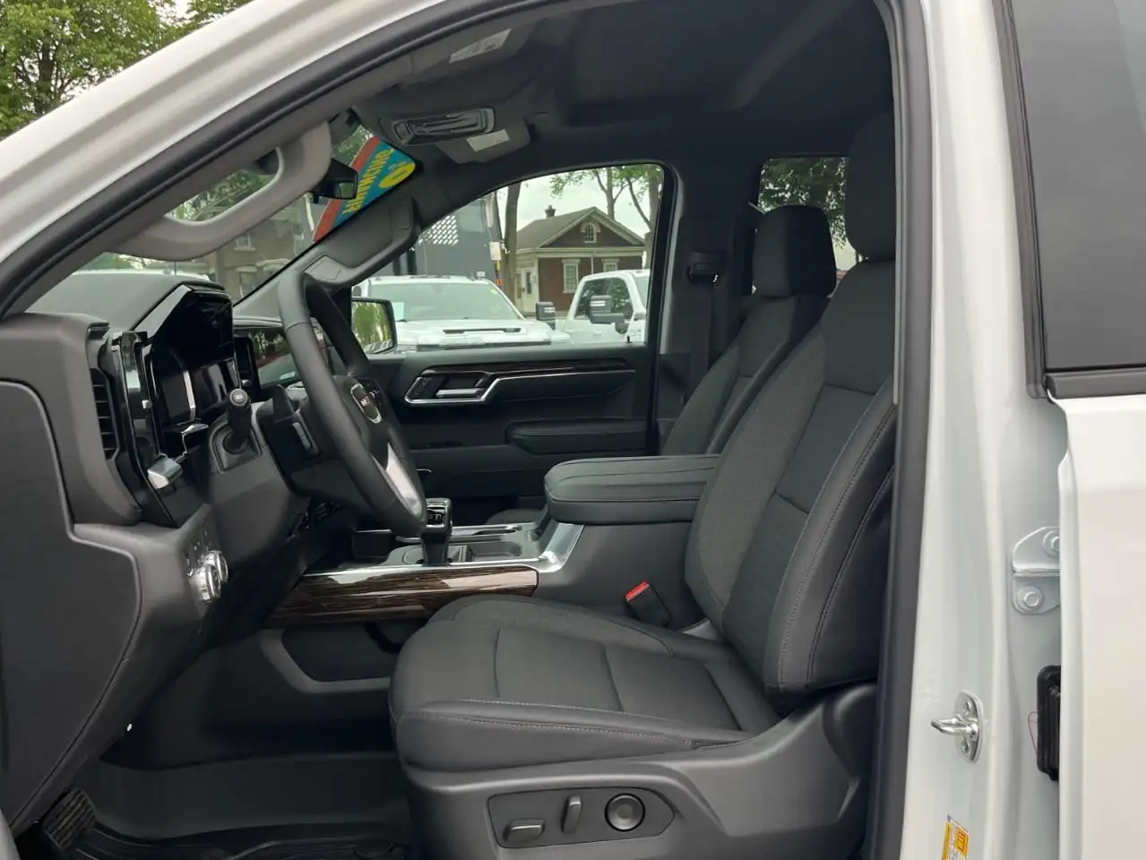 GMC Sierra 1500 снимка GMC Sierra 1500