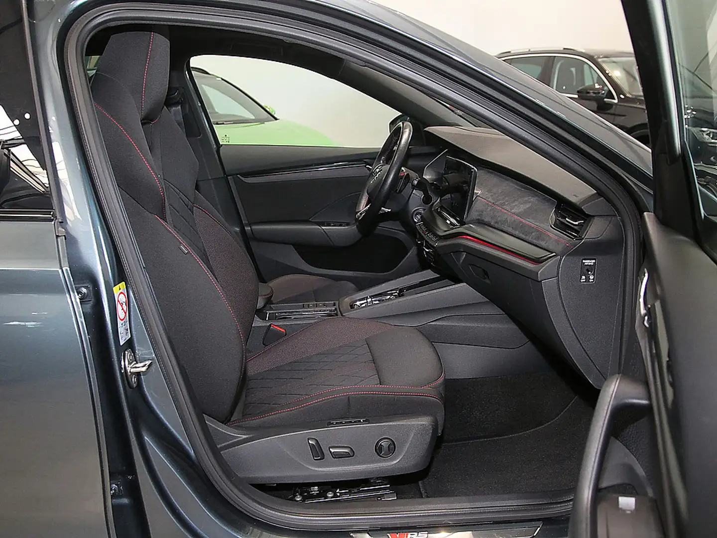 Skoda Octavia Combi 1.4 TSI iV RS First Edt. EU 6d Grau - 2