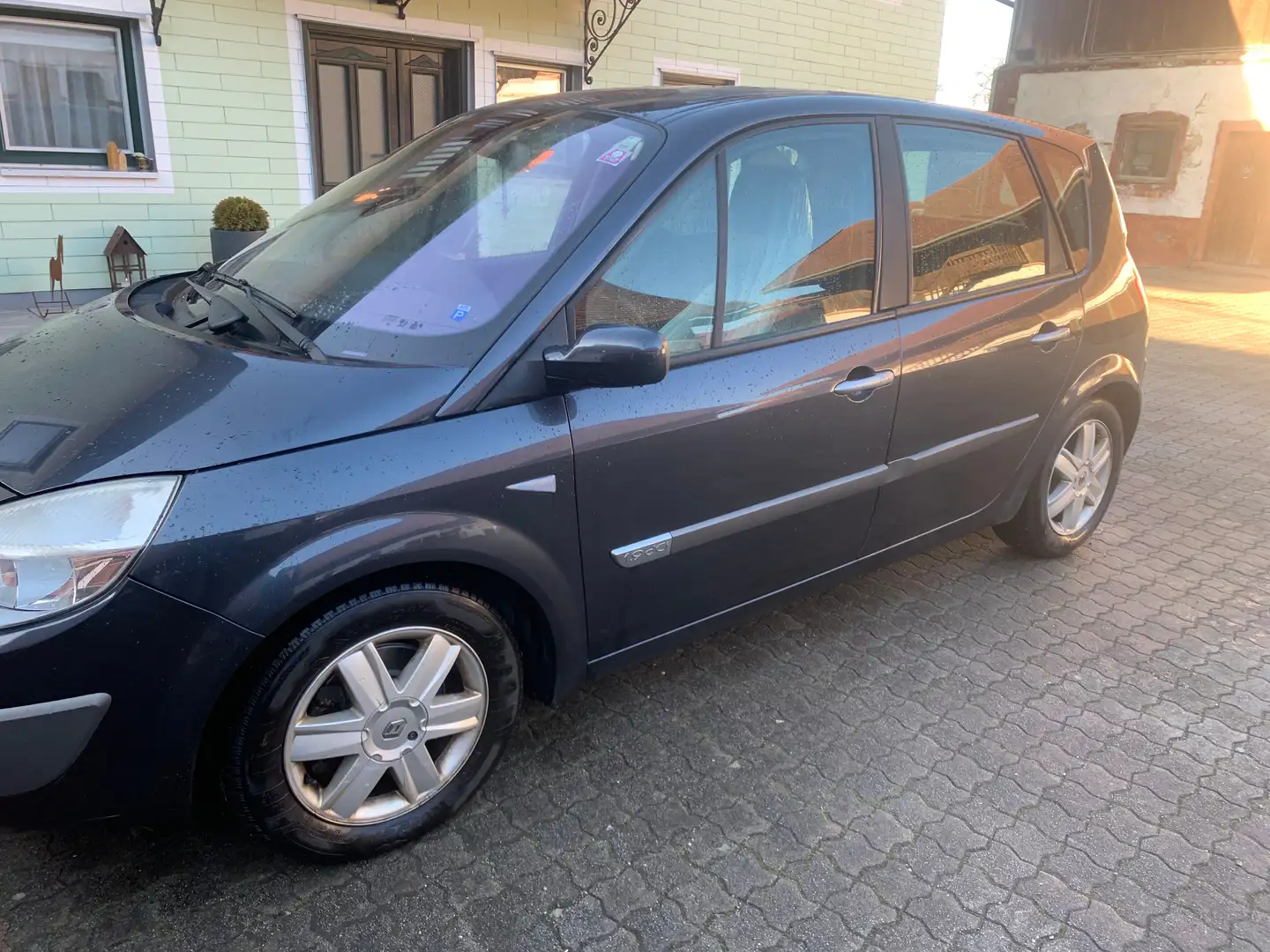 Renault Scenic Scénic Dynamique Komfort 1,9 dCi Dynamique Komfort Schwarz - 1