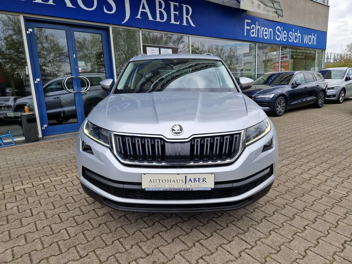 Skoda Kodiaq Style 4x4 1.HD AHK 4xSHZ KEYLESS LED Silber - 2