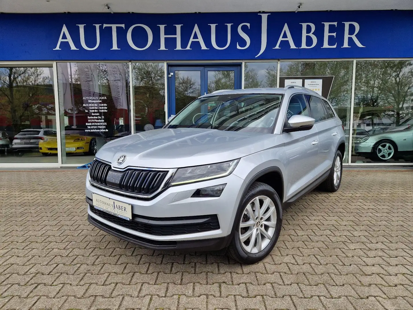 Skoda Kodiaq Style 4x4 1.HD AHK 4xSHZ KEYLESS LED Silber - 1