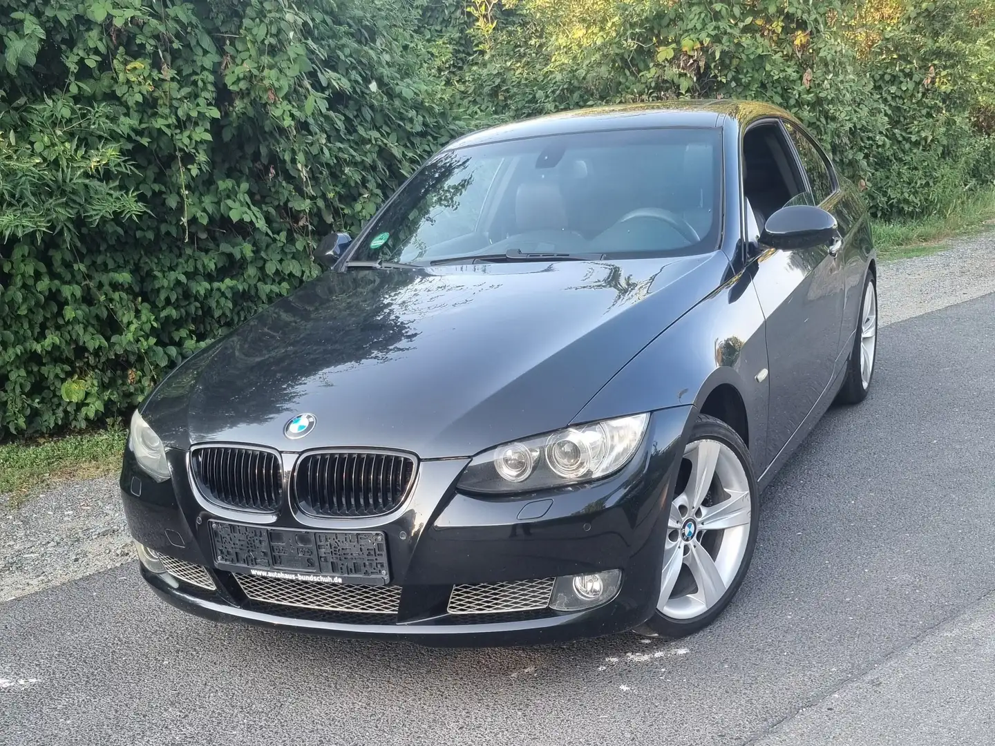BMW 330 330d Coupe Aut. Schwarz - 1