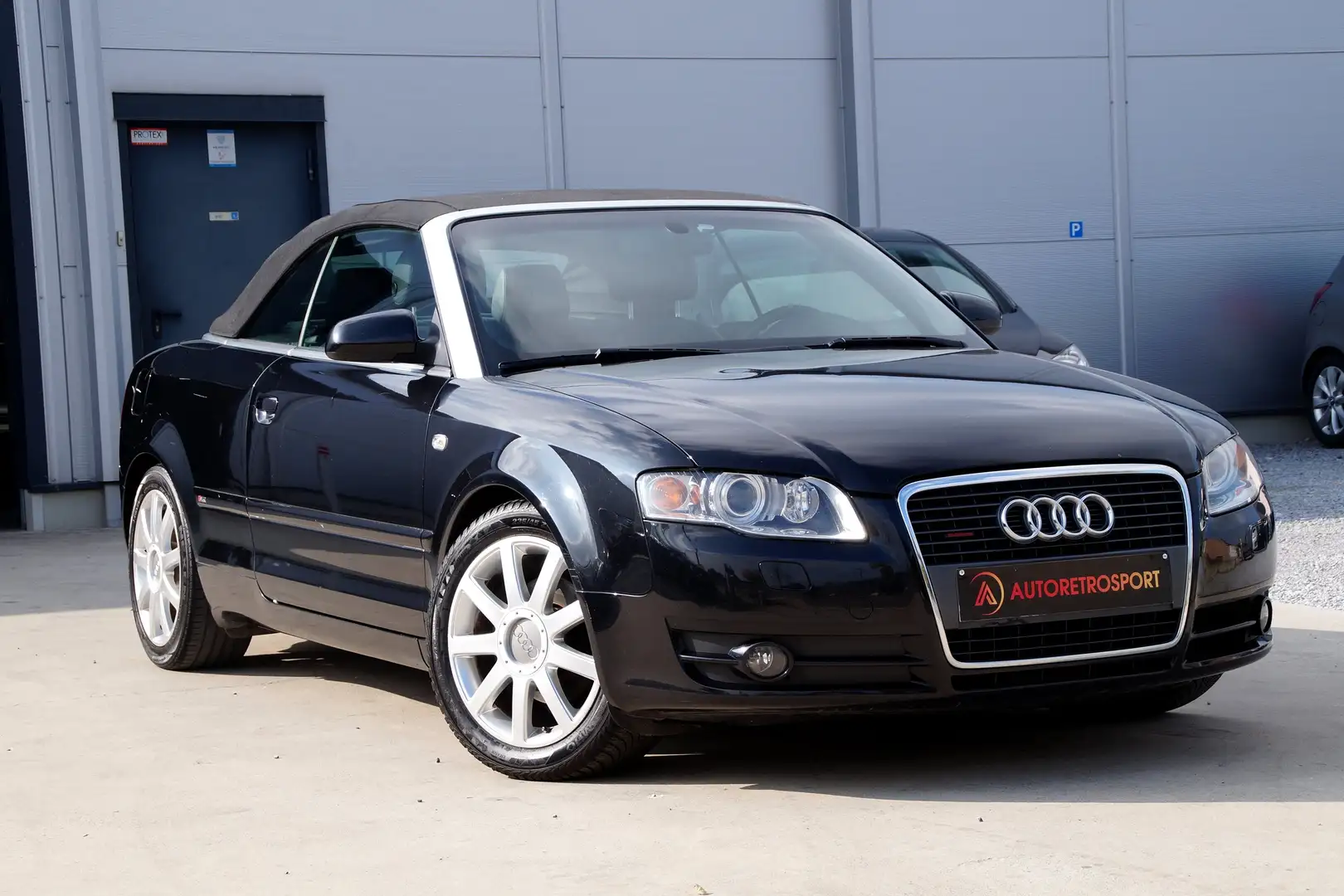 Audi A4 Cabriolet 2.0 TDi S-line _Roule très bien ✅ Noir - 1