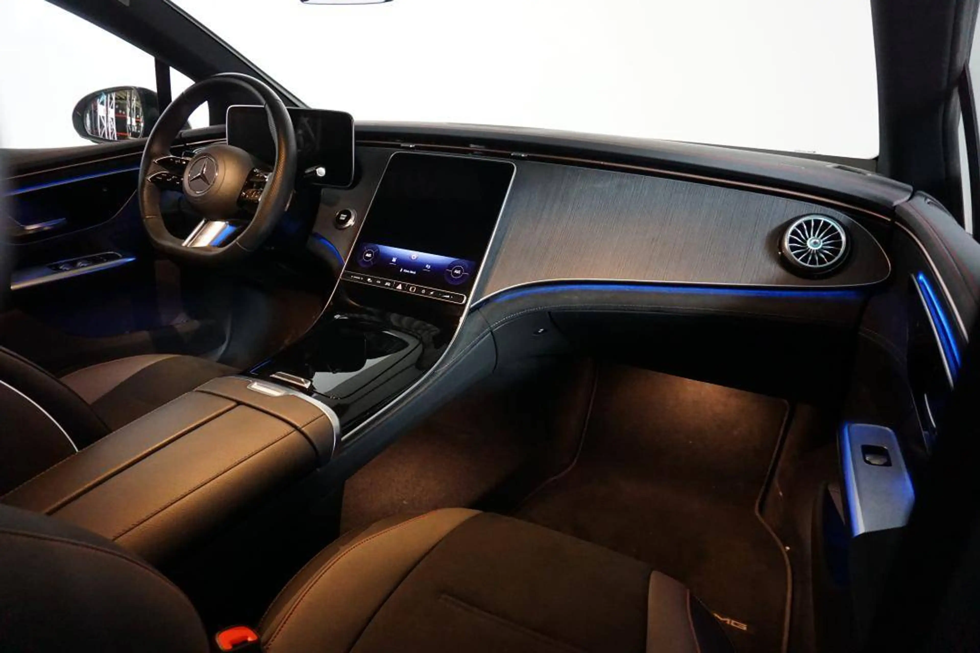 Mercedes-Benz EQE 350 AMG - TREKHAAK WEGKLAPBAAR — photo 3