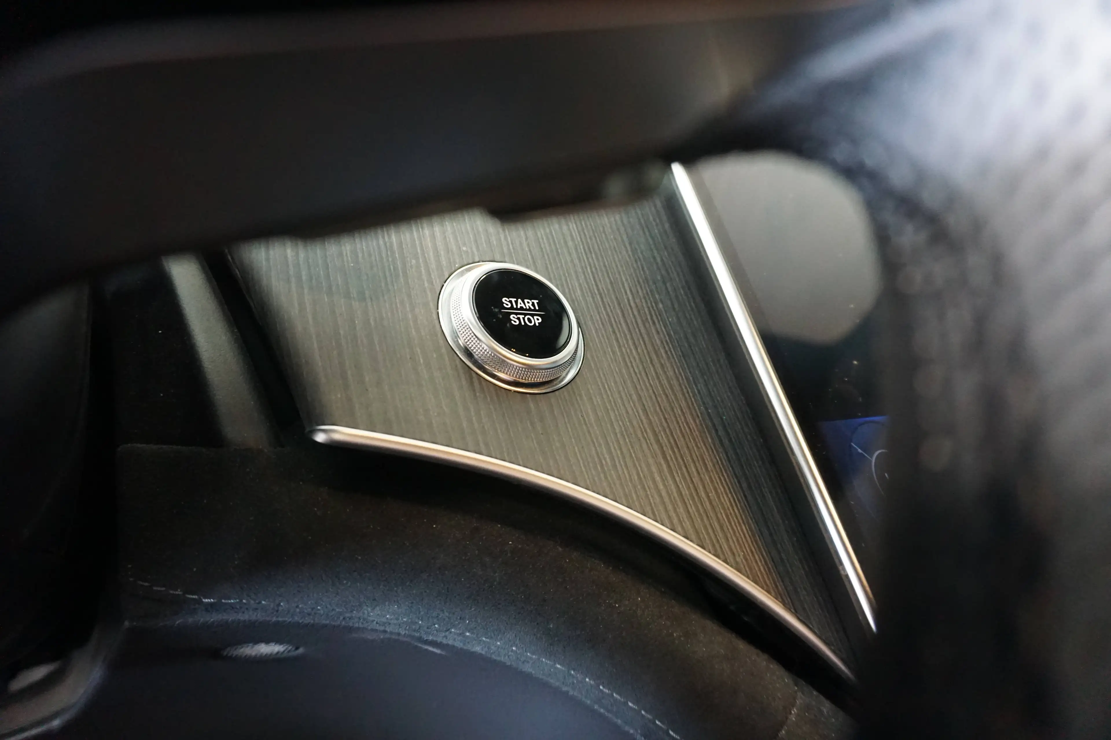 Mercedes-Benz EQE 350 AMG - TREKHAAK WEGKLAPBAAR — photo 7