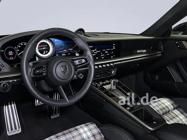 Porsche 911 view 2