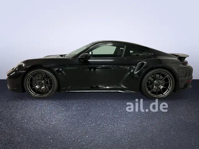 Porsche 911 view 6