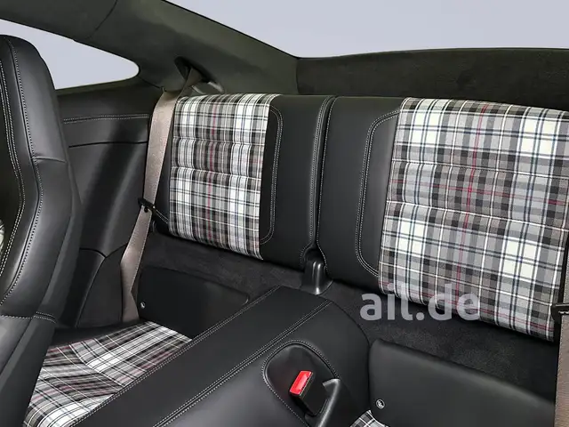 Porsche 911 view 10