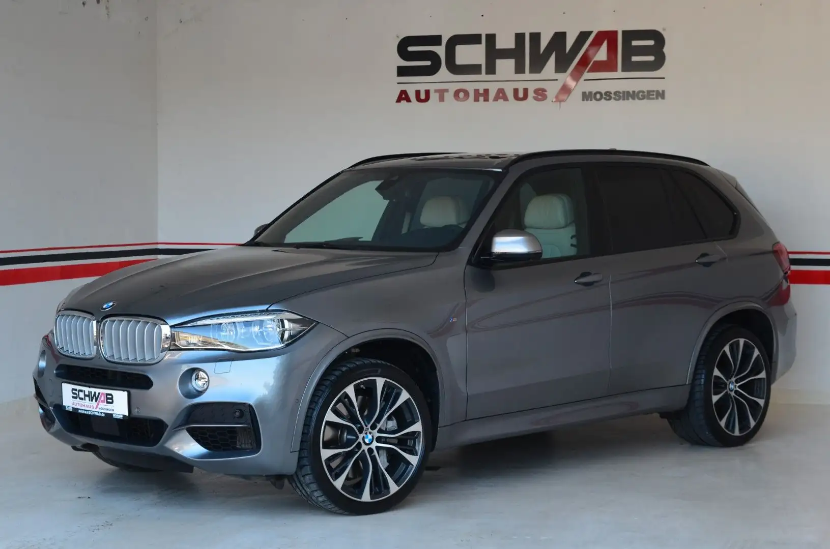 BMW X5 M d M Sport | LED | TV | Navi | Glasdach Grau - 1