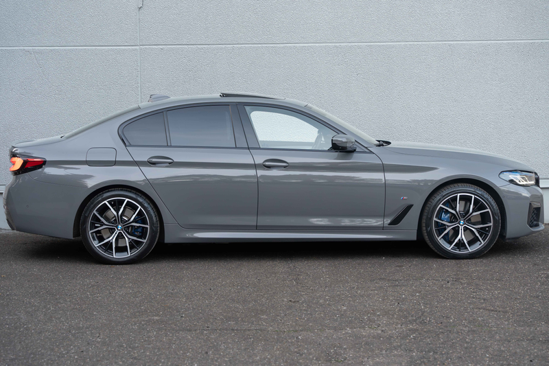 BMW 545 e xDrive M-SPORT/LASER/OPENDAK/HUD/H&K/360°/ACC/AMBIENTE/19" — photo 9