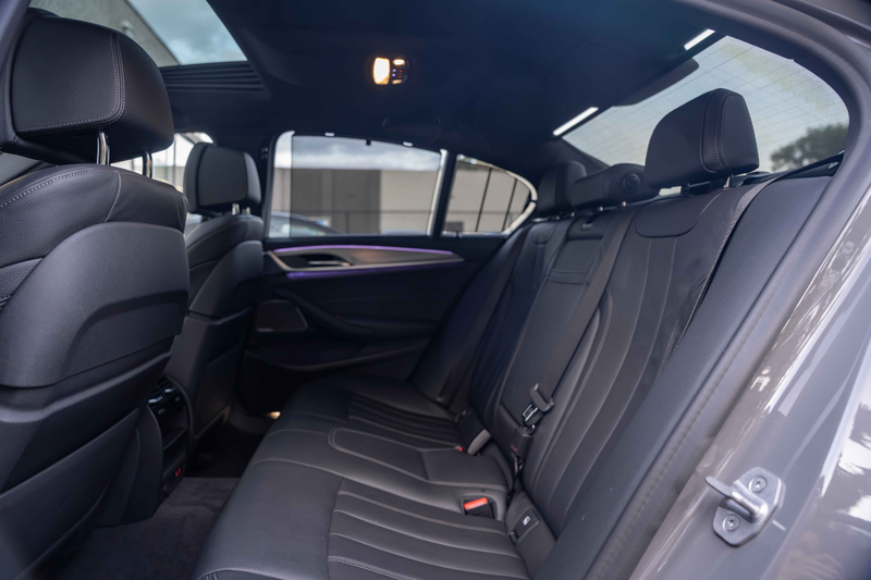BMW 545 e xDrive M-SPORT/LASER/OPENDAK/HUD/H&K/360°/ACC/AMBIENTE/19" — photo 15