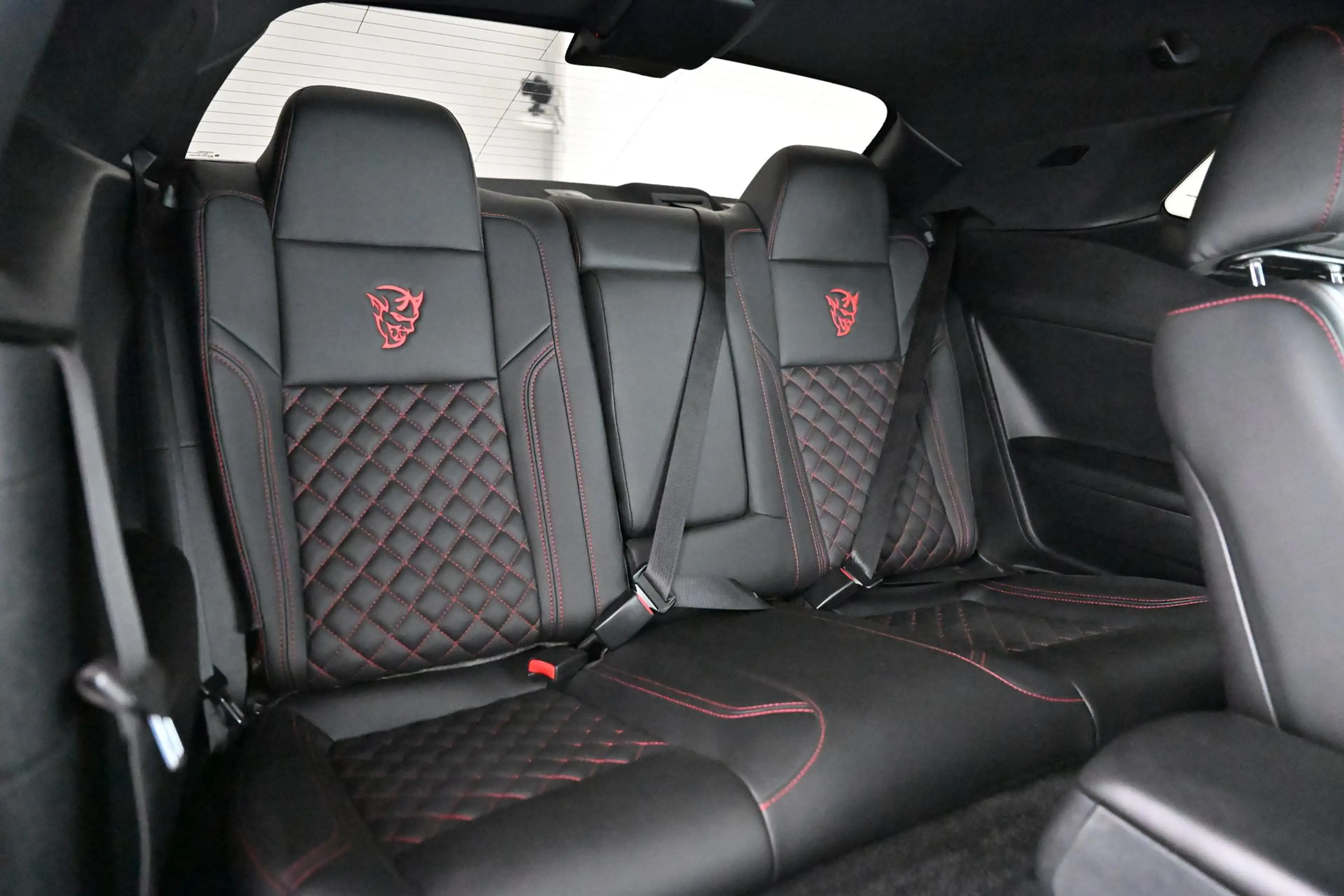 Dodge Challenger SXT 3,6 V6 Widebody EXP € 30.480,- — photo 20