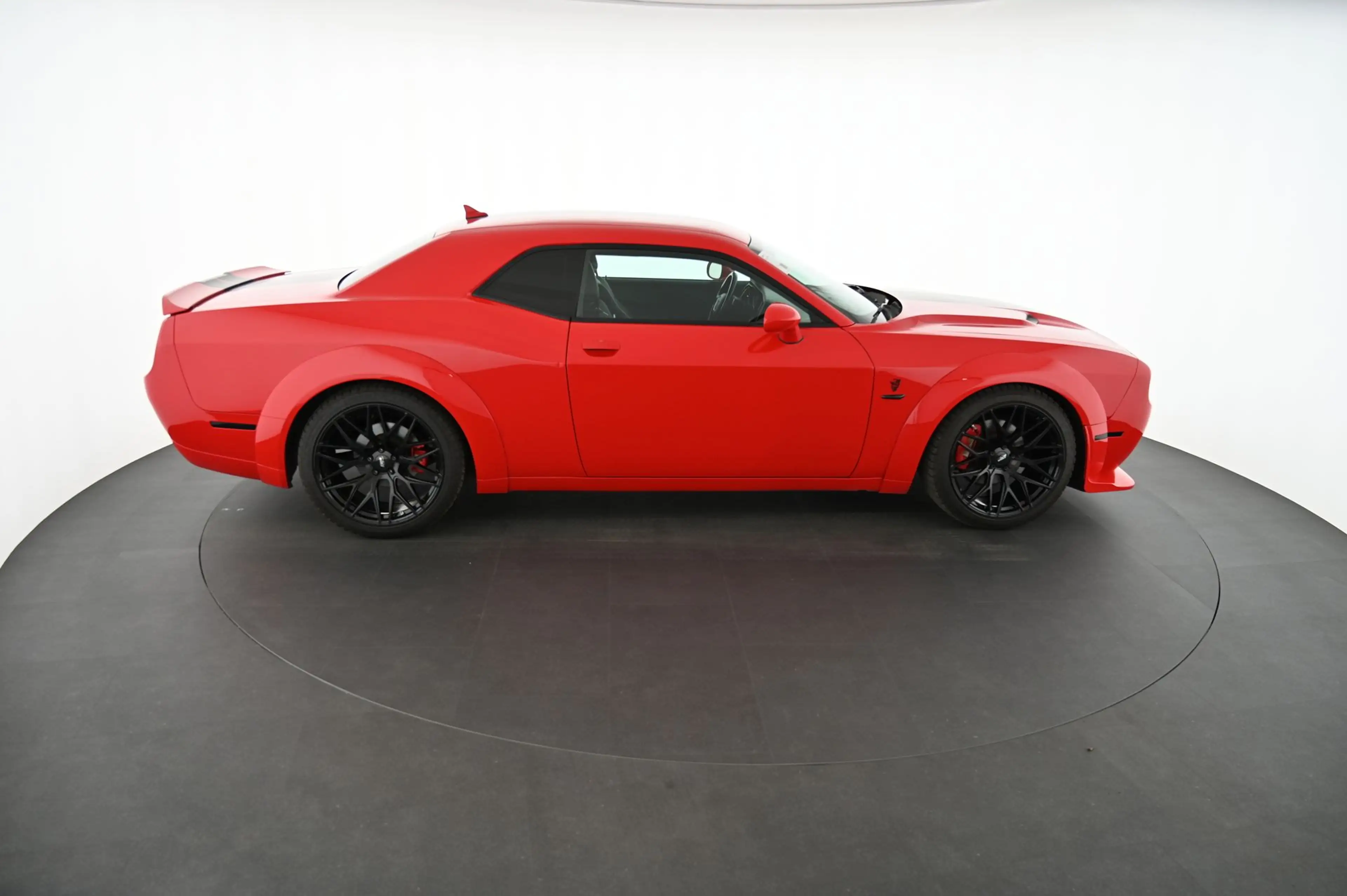 Dodge Challenger SXT 3,6 V6 Widebody EXP € 30.480,- — photo 6