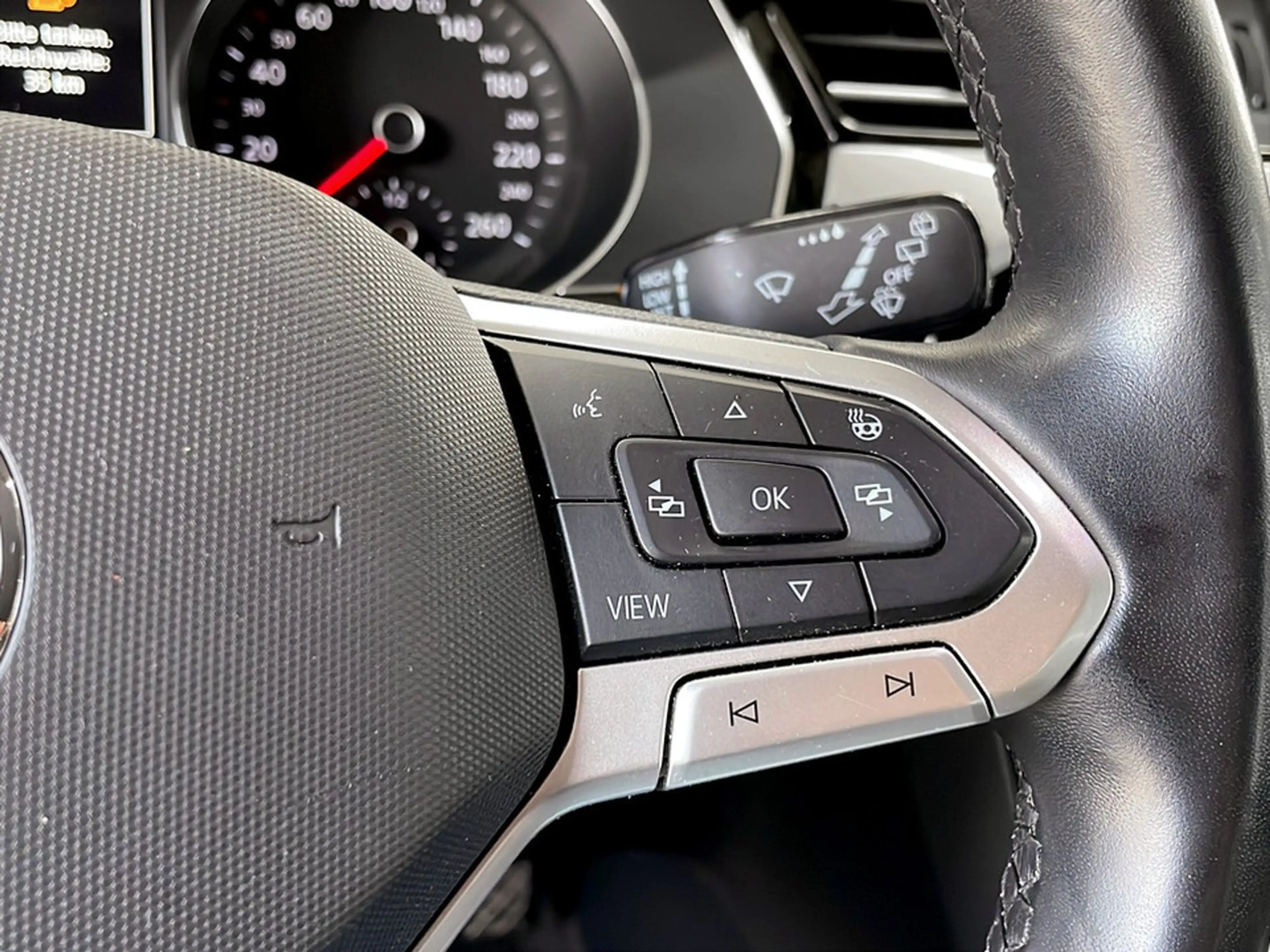 Volkswagen Passat Variant Business TSI — photo 14