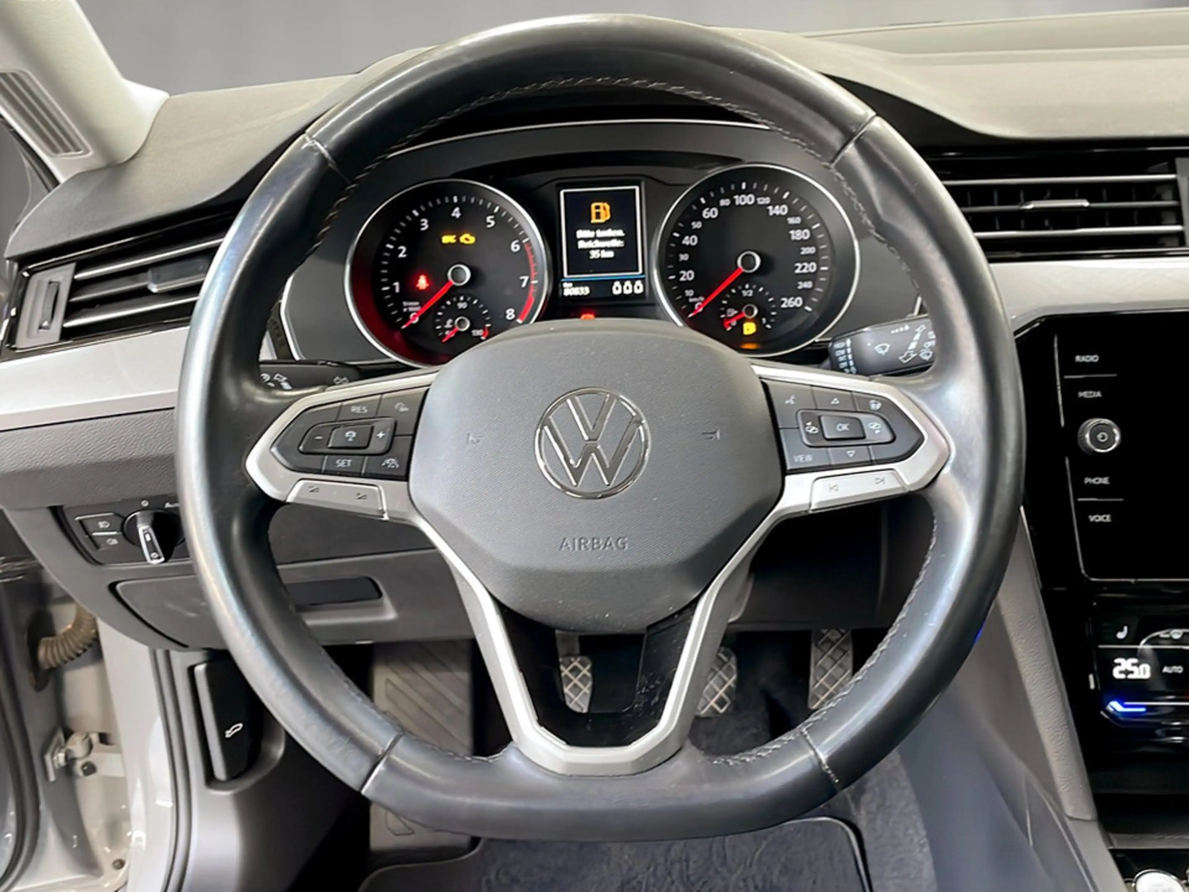 Volkswagen Passat Variant Business TSI — photo 12