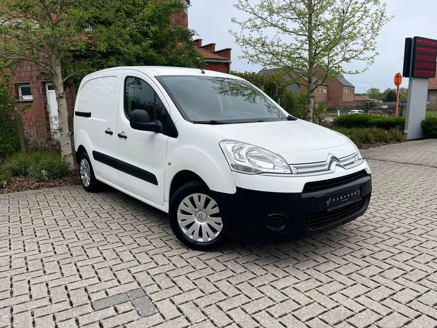 Citroen Berlingo 1.6 - 2015/147.000km/Euro 5b - Gekeurd Blanco - 2