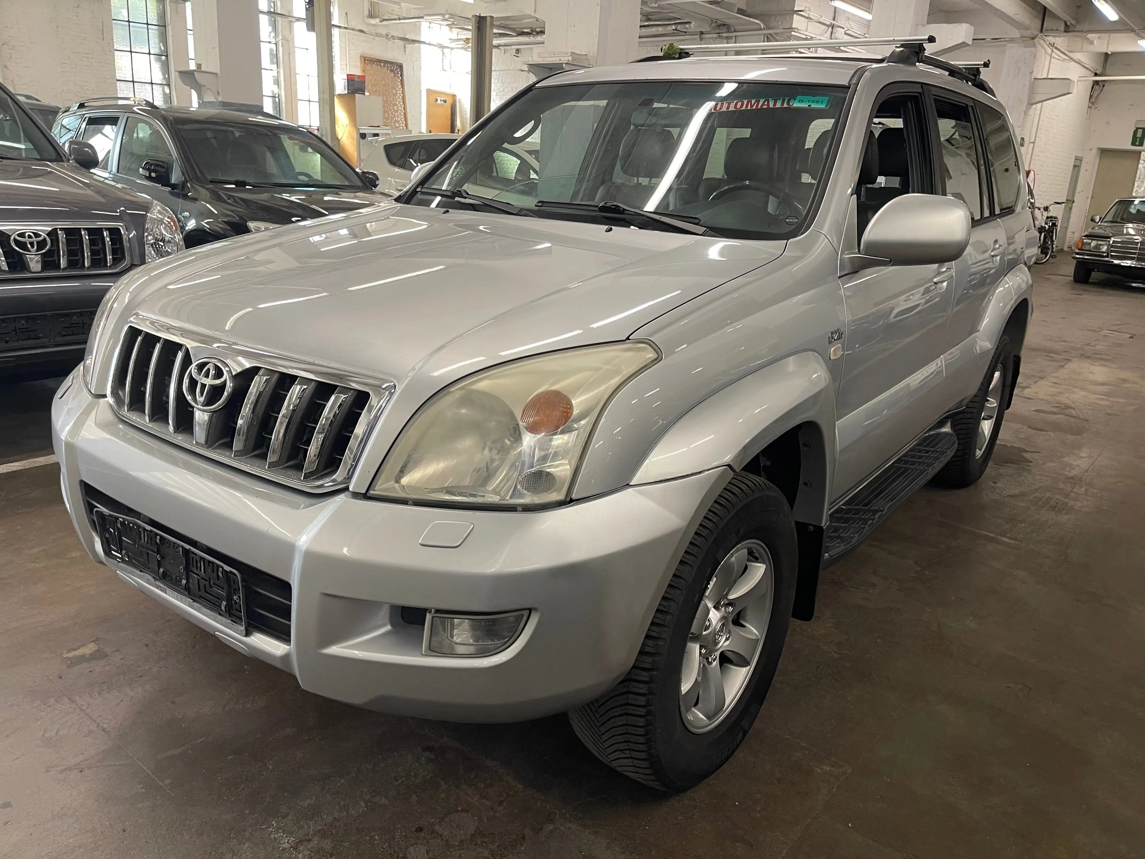 Toyota Land Cruiser 3.0 Turbo D-4D VIP — photo 2