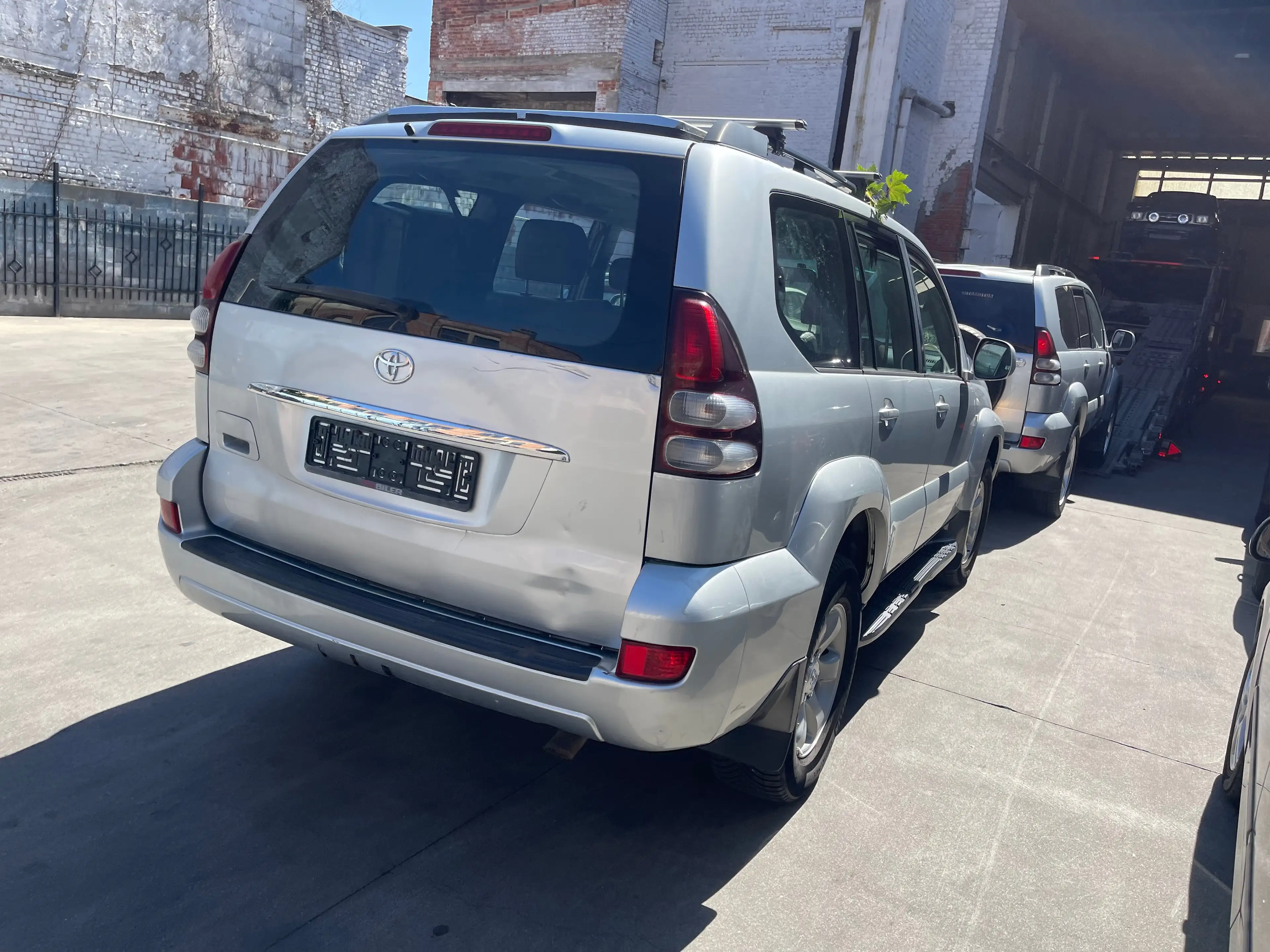 Toyota Land Cruiser 3.0 Turbo D-4D VIP — photo 13