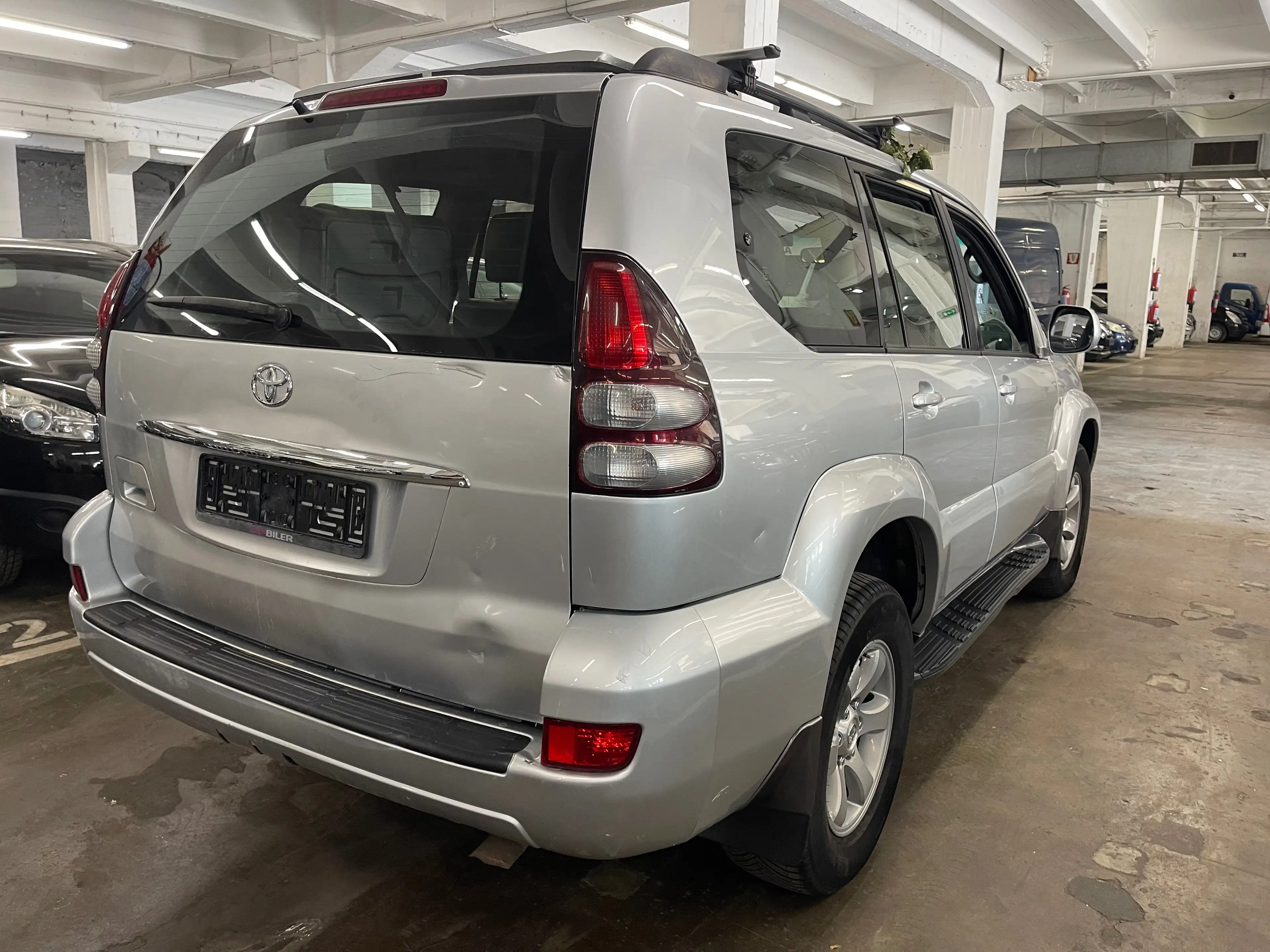Toyota Land Cruiser 3.0 Turbo D-4D VIP — photo 4