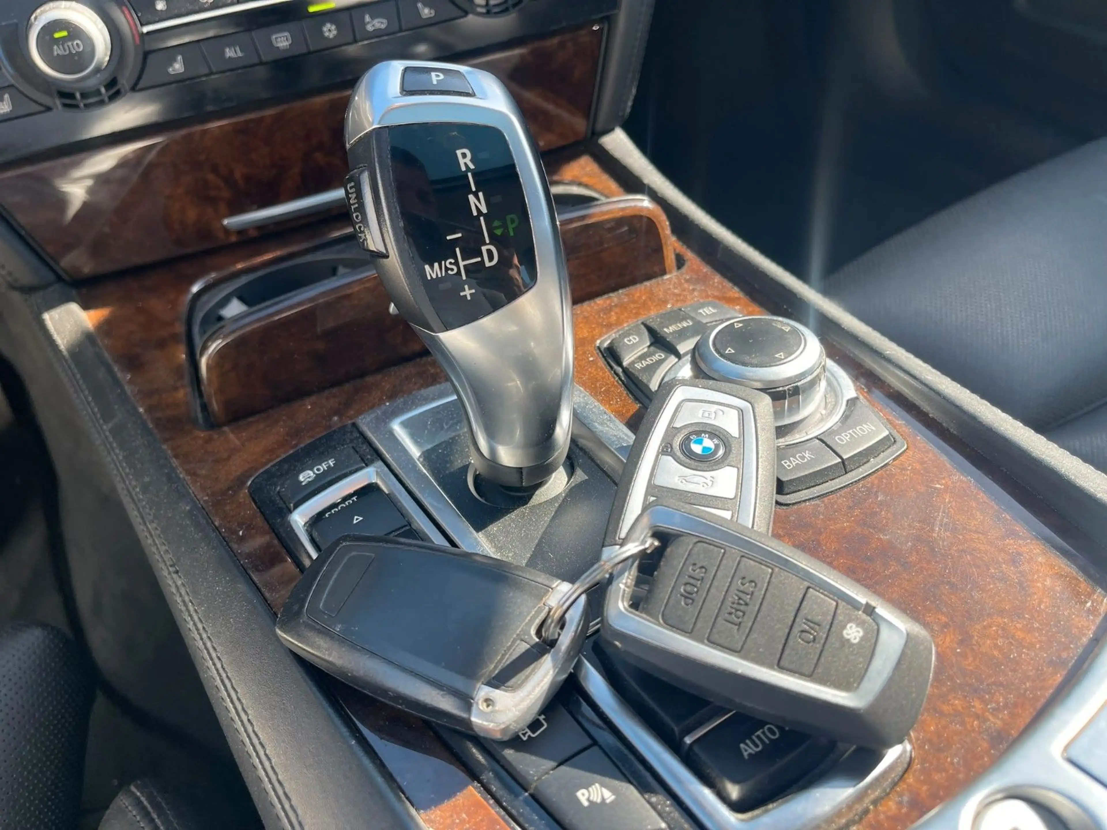 BMW 760 i VOLL HUD-UP Schiebedach 2 Hand — photo 13