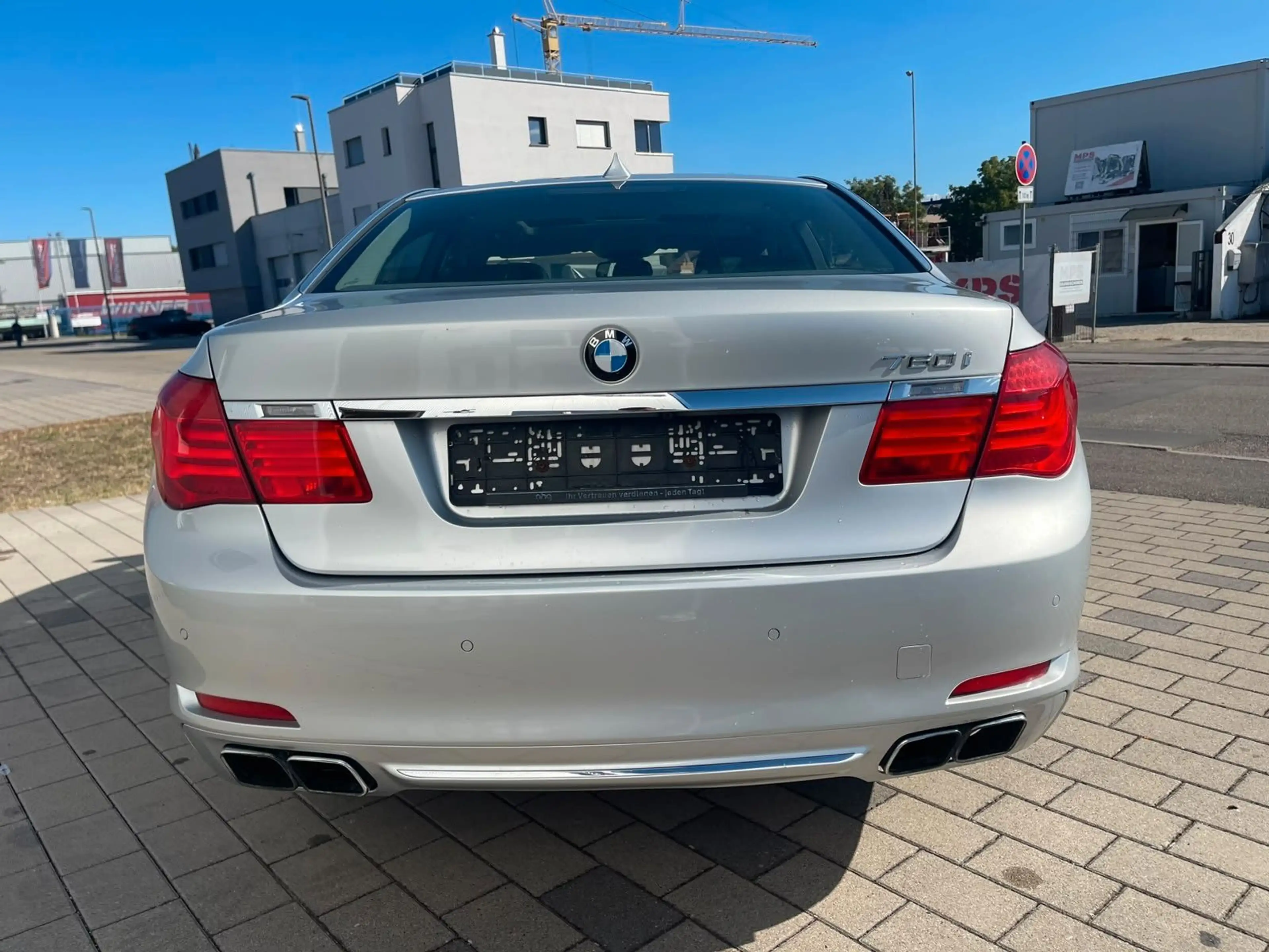 BMW 760 i VOLL HUD-UP Schiebedach 2 Hand — photo 4