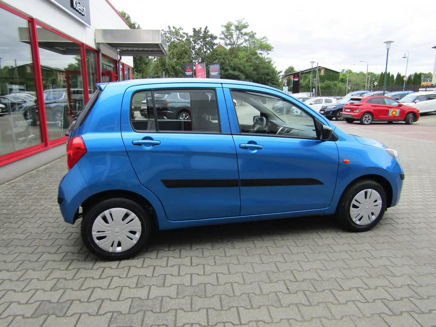 Suzuki Celerio 1.0 AGS Club Klimaanlage Bluetooth-Freisprecheinrichtung Winterräder Zentralverriegelung mit Fernbedienung Blau - 2