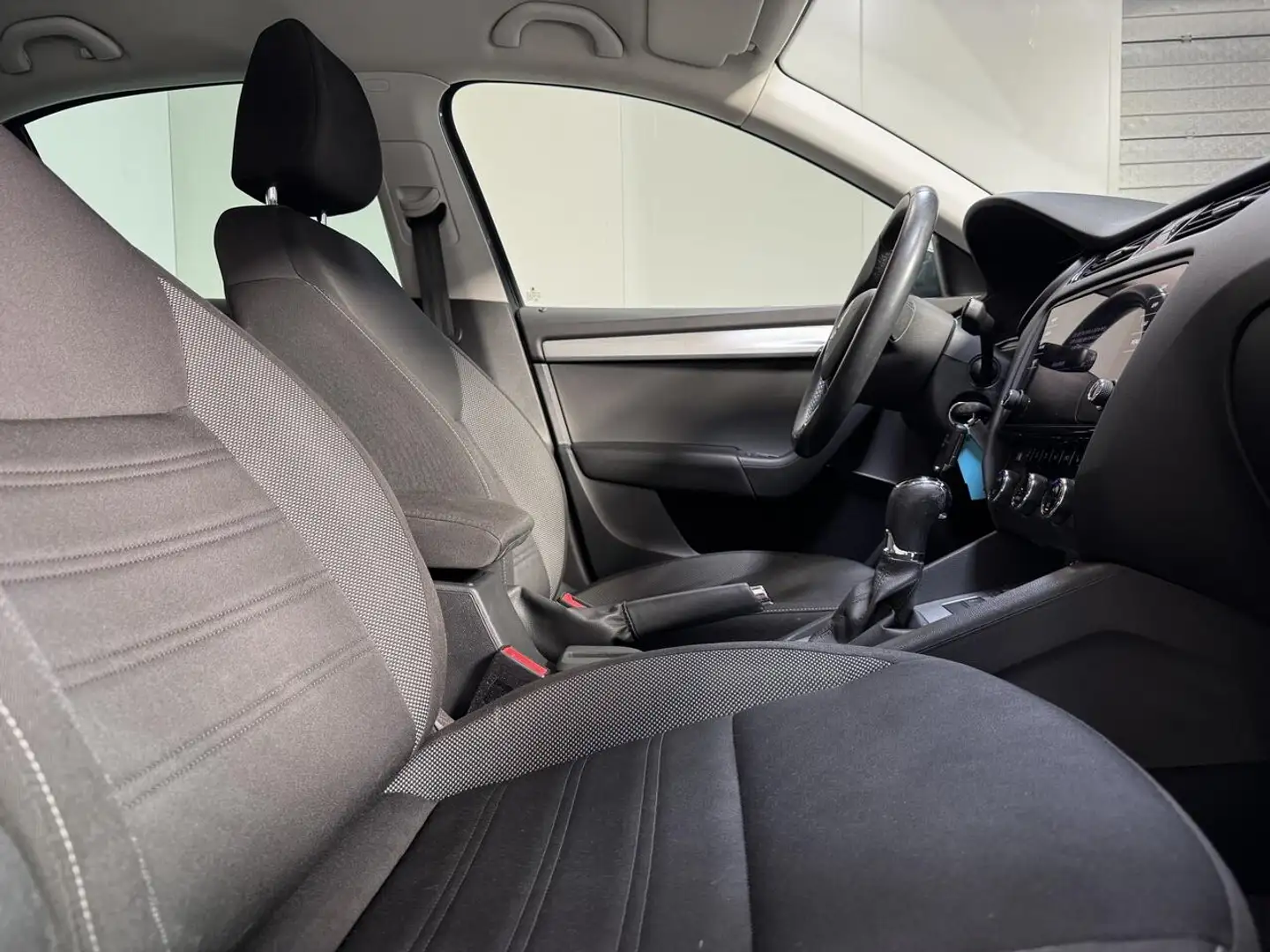 Skoda Octavia 1.0 TSI Benzine Autom. - Airco - Apple Carplay ... Szürke - 2