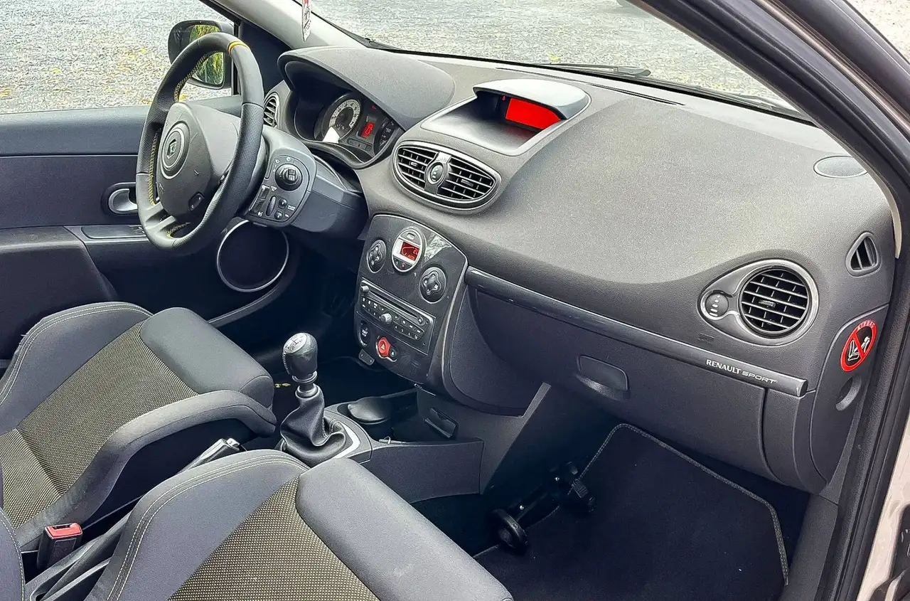 Renault Clio R.S. — photo 6
