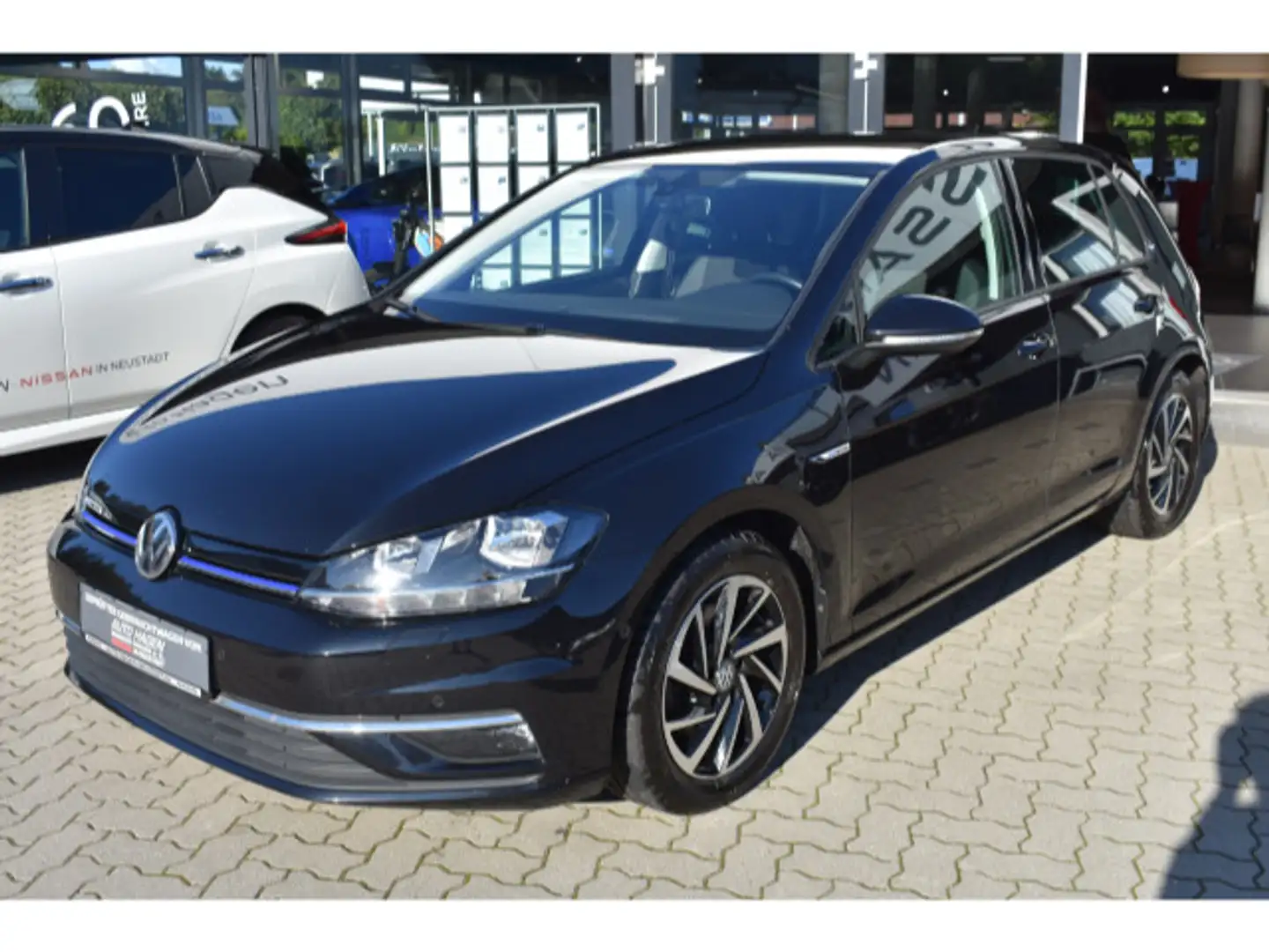 Volkswagen Golf VII 1.5 TSI ACT BlueMotion Join Navi Einpar Schwarz - 2