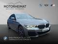 BMW 545 e xDrive Limousine M Sportpaket AHK ACC LiveCockpi Gris - thumbnail 4