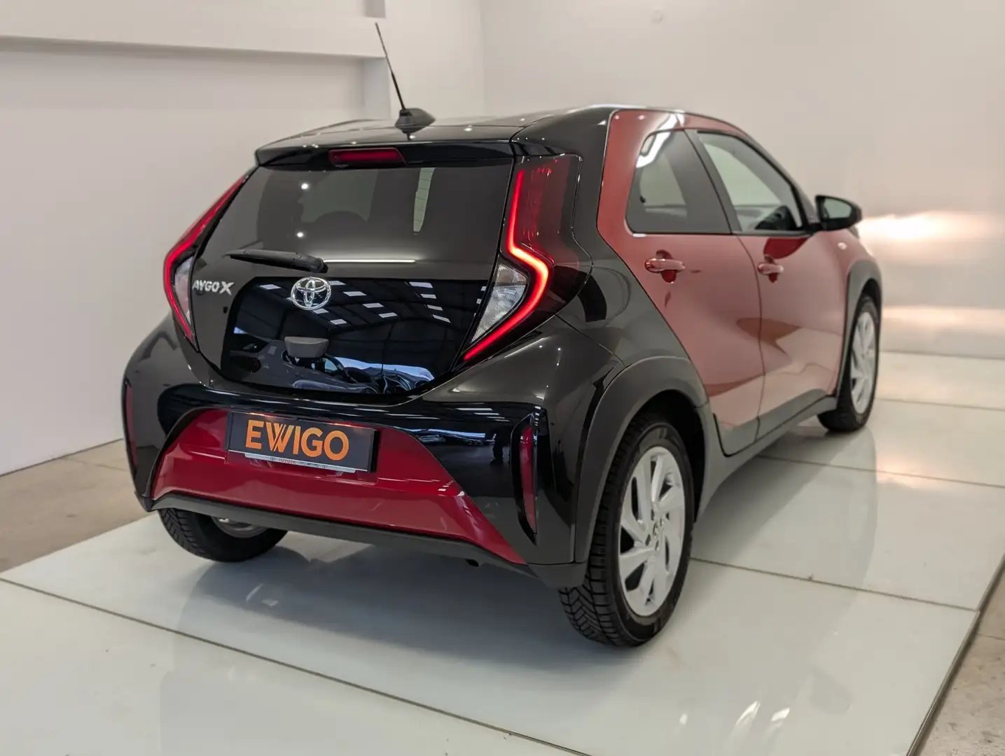 Toyota Aygo X 1.0 VVT-i 72ch DESIGN - 2