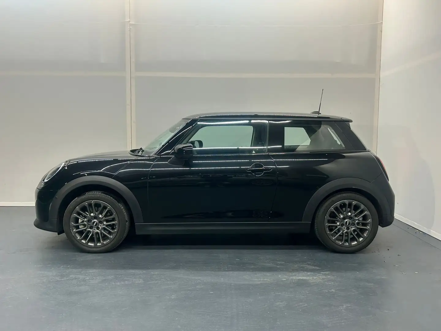 MINI Cooper C 3-deurs 1.5 Classic S Noir - 2