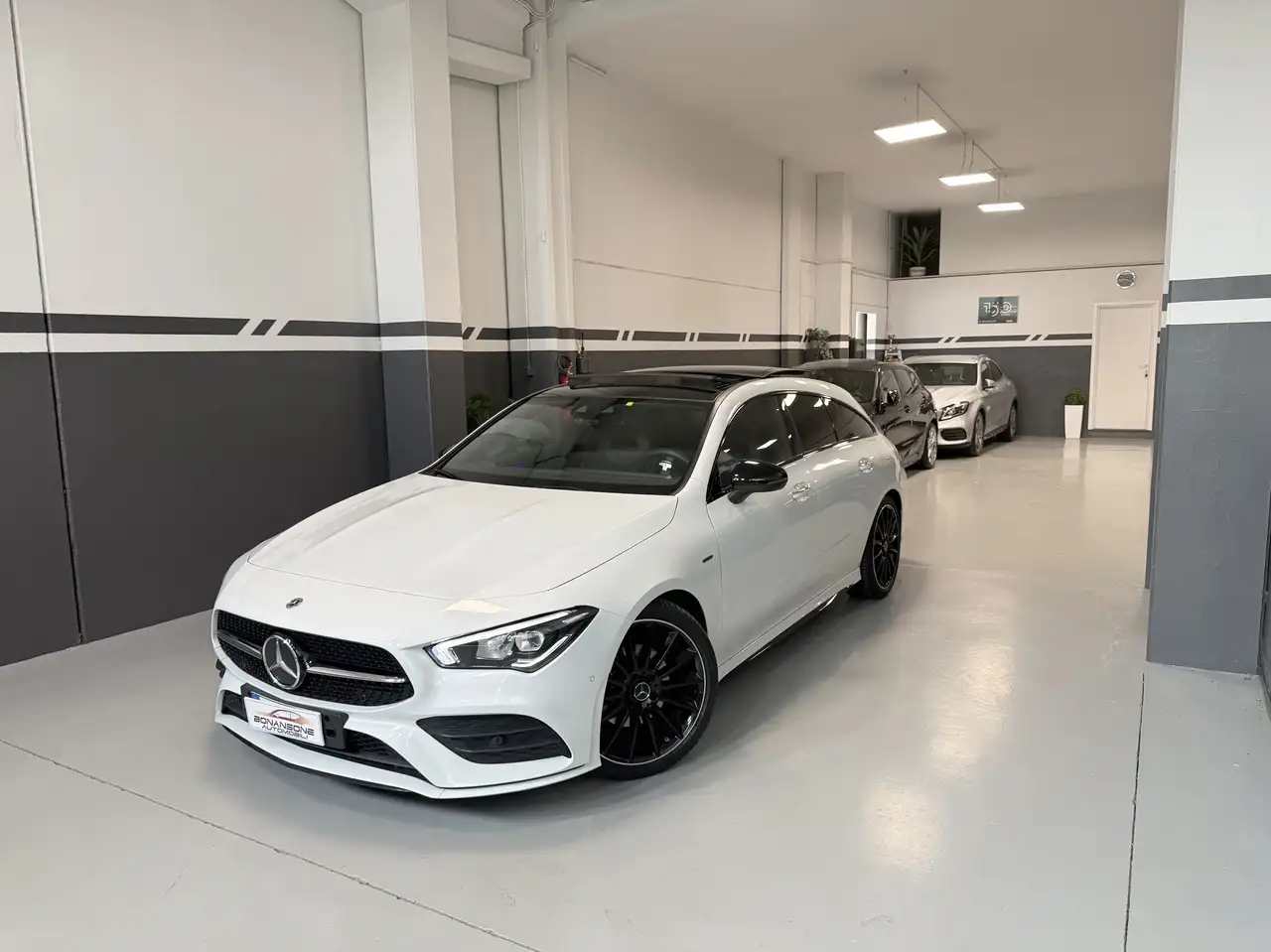 Mercedes-Benz CLA 200