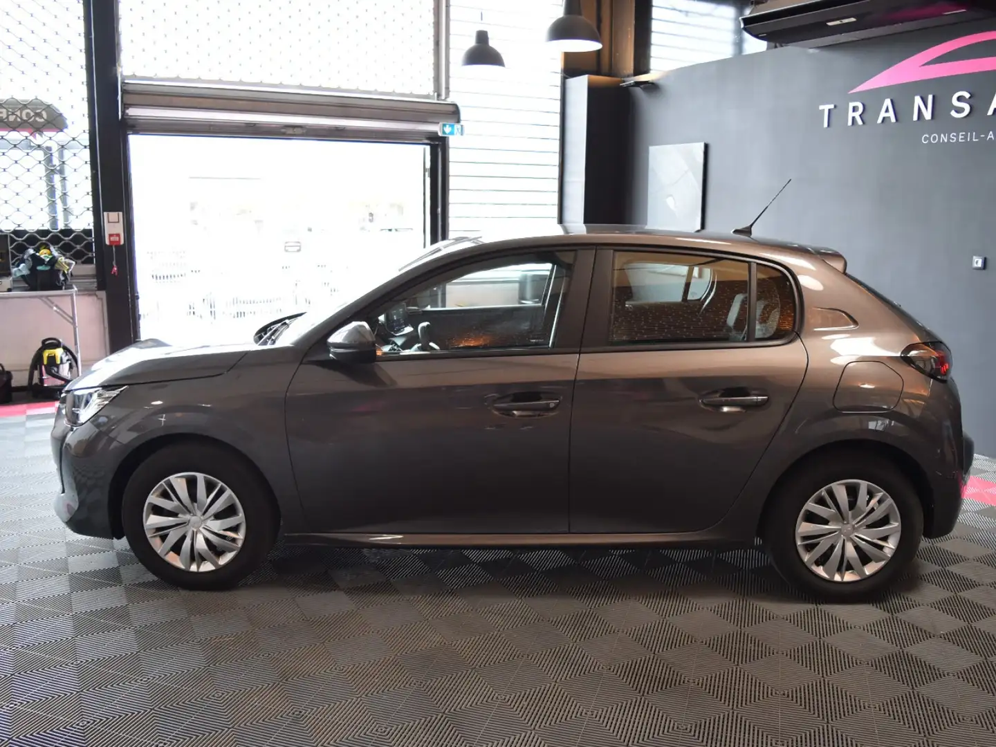 Peugeot 208 Active Gris - 2