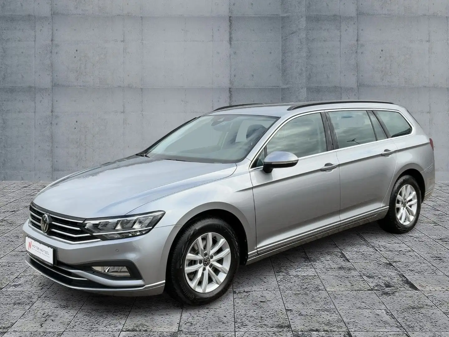 Volkswagen Passat Variant 2.0 TDI BUSINESS LED+NAVI+AHK+ACC Silber - 2