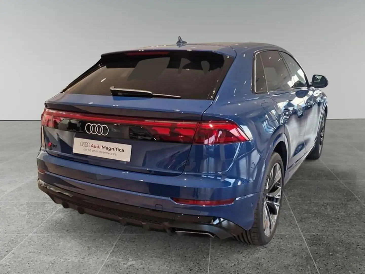 Audi Q8 55 TFSI e quattro tiptronic Sport Bleu - 2