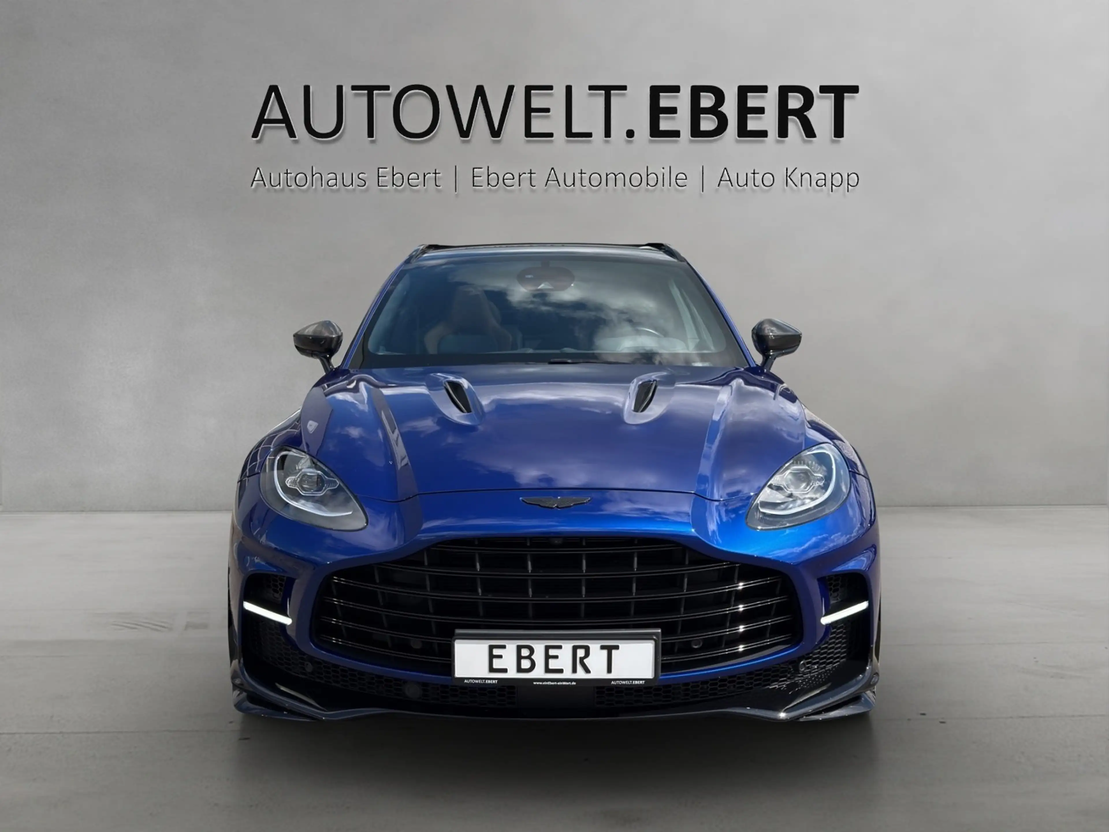 Aston Martin DBX 707 1.Hd.Aston AHK (TowBar) darkknight-havana — photo 6