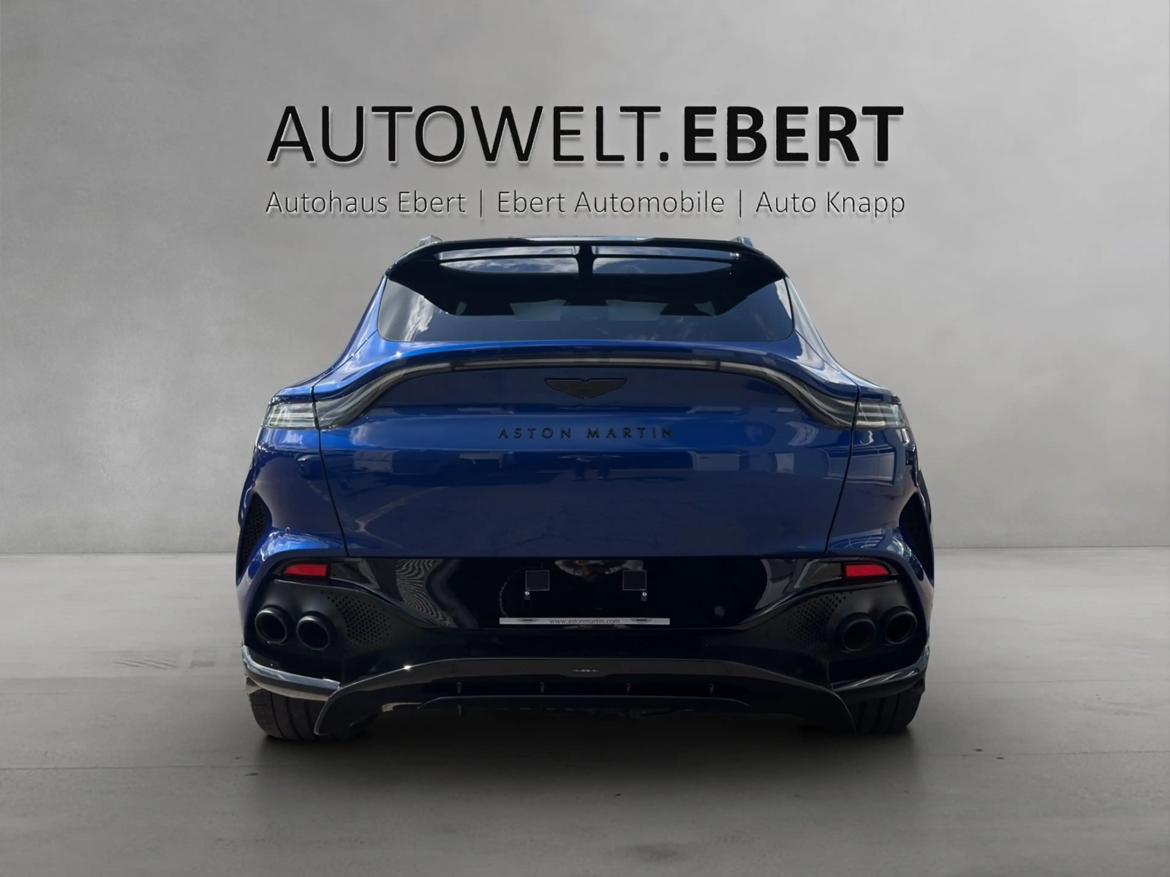 Aston Martin DBX 707 1.Hd.Aston AHK (TowBar) darkknight-havana — photo 4